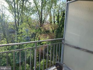 PRESIDENTIAL TOWERS - Residential Lease