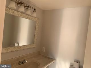 PRESIDENTIAL TOWERS - Residential Lease