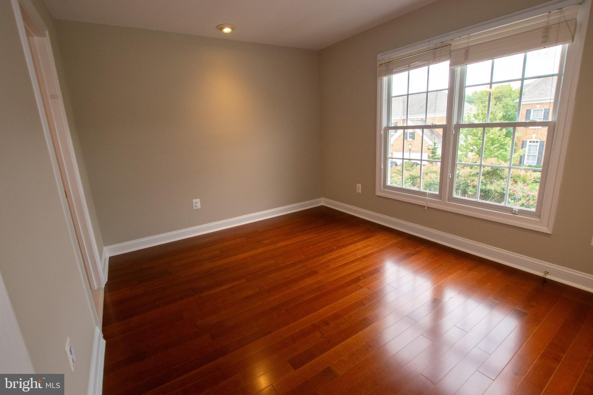 FALLSGROVE - Residential Lease