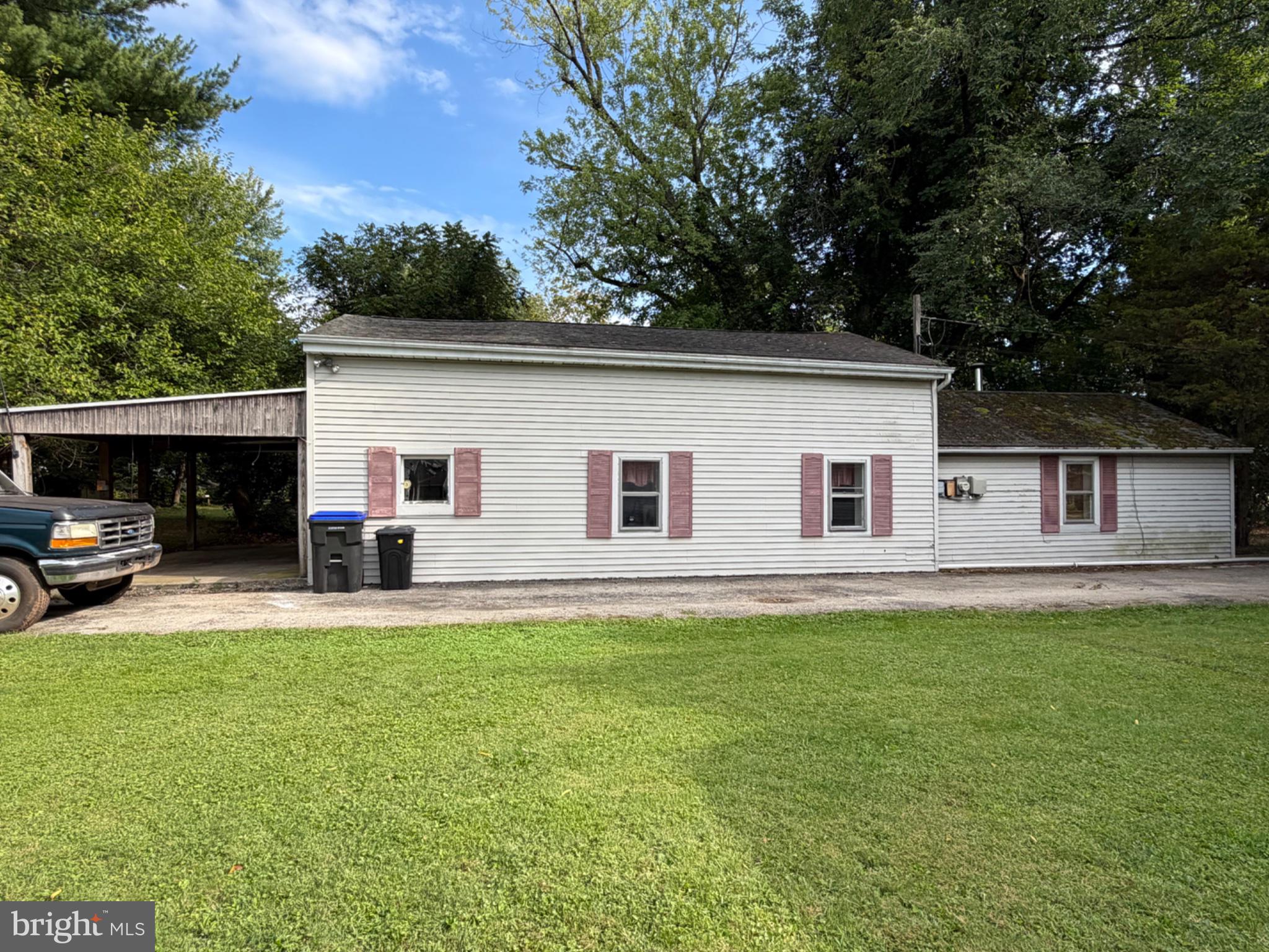 211 PERKIOMEN AVENUE
