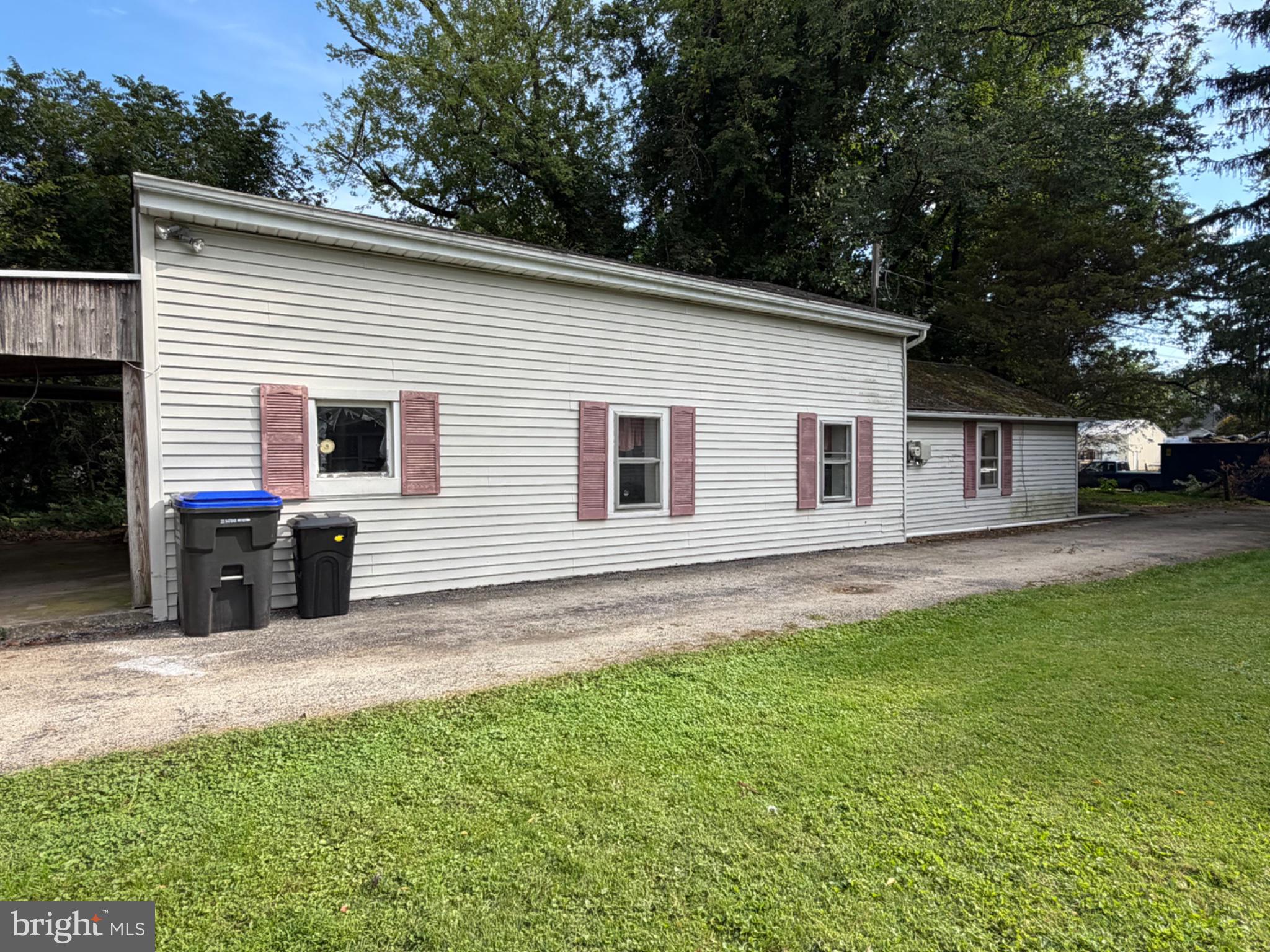 211 PERKIOMEN AVENUE