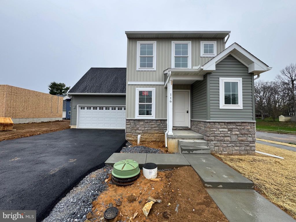 Photo of 116 Meadows Bend, LITITZ, PA 17543 (MLS # PALA2058514)