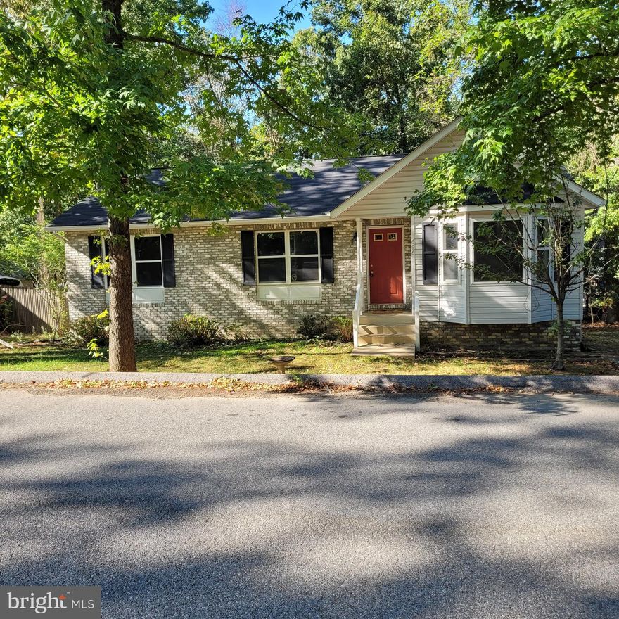 Rent this Beautiful 4 bedroom 2 and half bath home with a nice backyard in the Chesapeake Ranch Estates.   Eat in kitchen, nice size bedrooms , Bring your cars this home has private large driveway, finished basement.  Bonus rooms in the basement.   Freshly painted, new flooring and ready for you!

Please apply directly to Posh Property Managment.