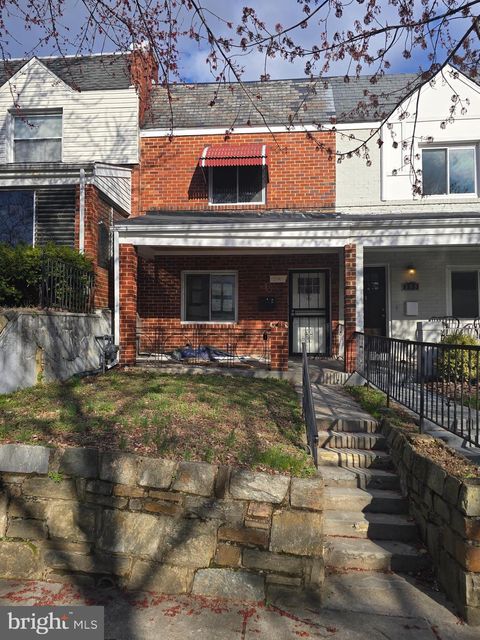 311 35TH STREET NE WASHINGTON DC 20019