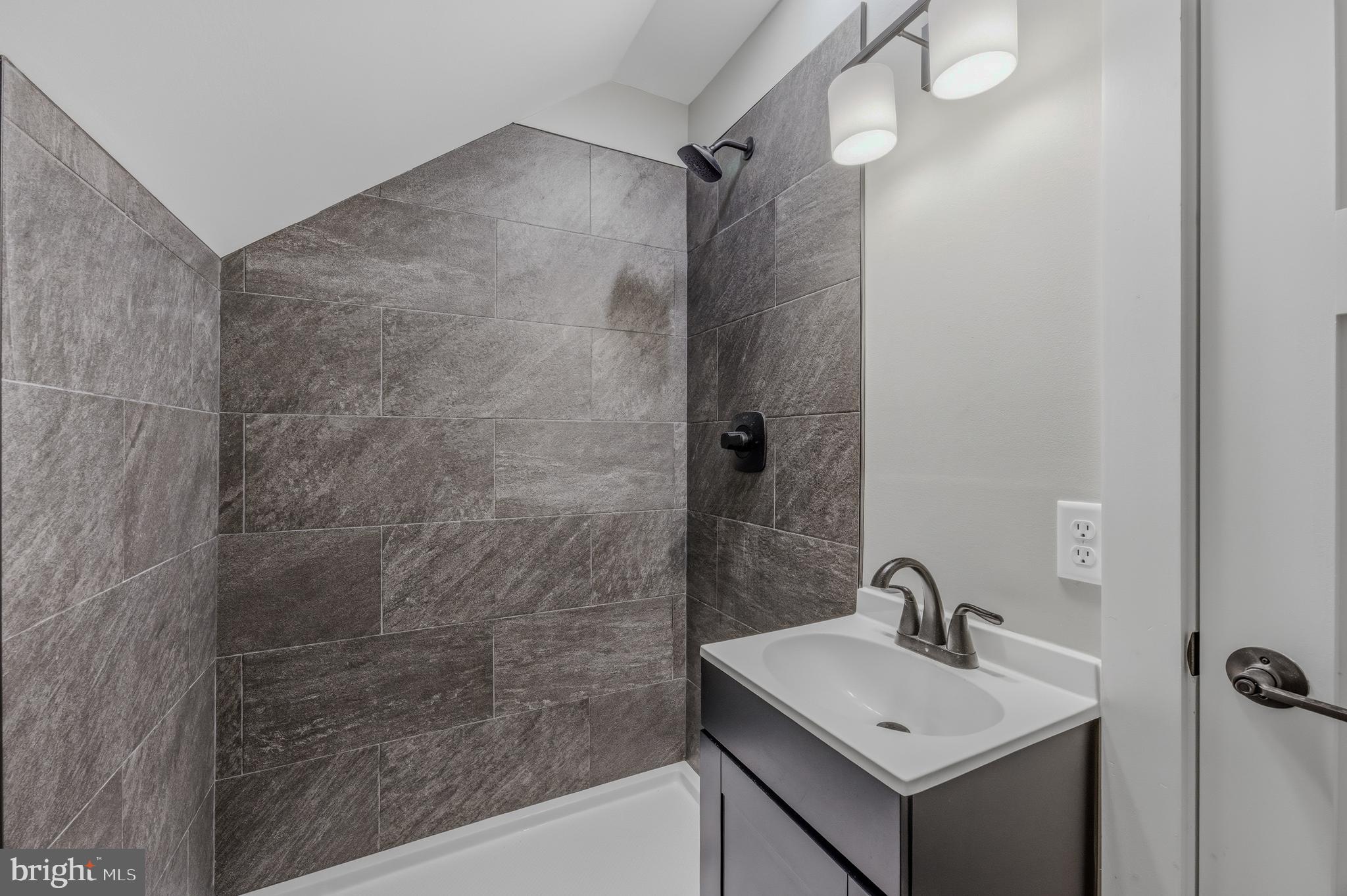 SLEEPY CREEK ORCHARD - Residential