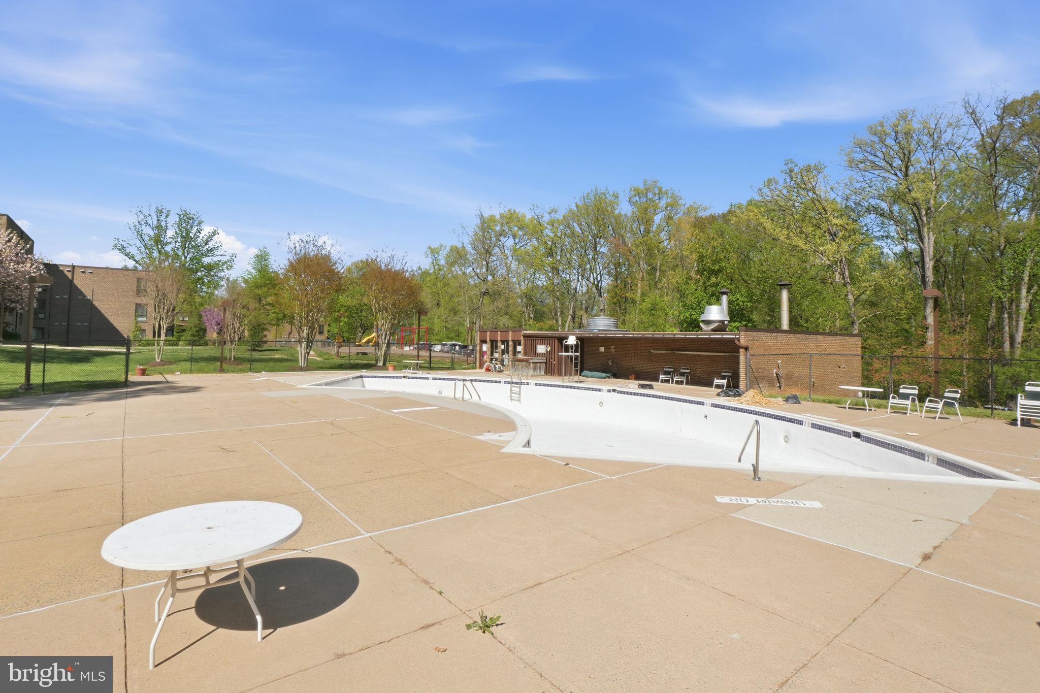 CHESTNUT GROVE - Residential