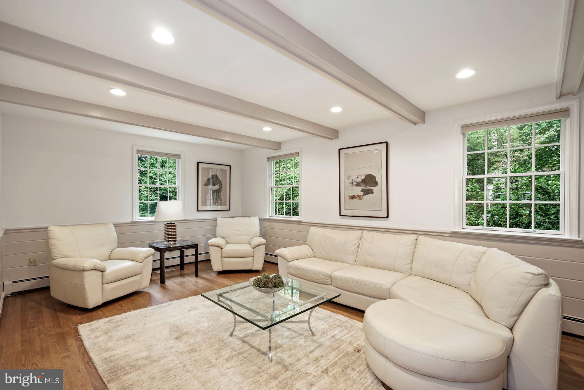 RIVER OAKS - Residential