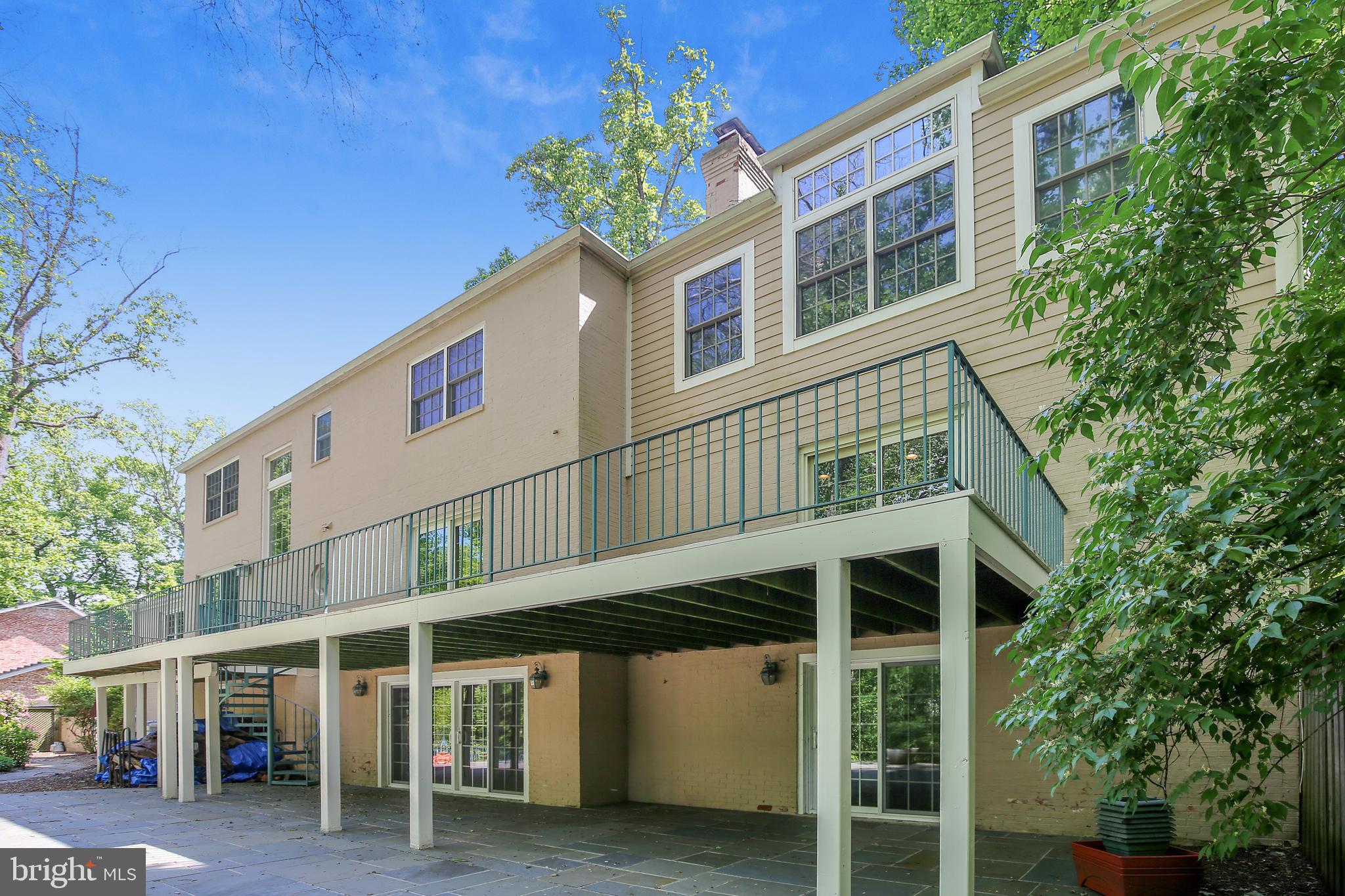 RIVER OAKS - Residential