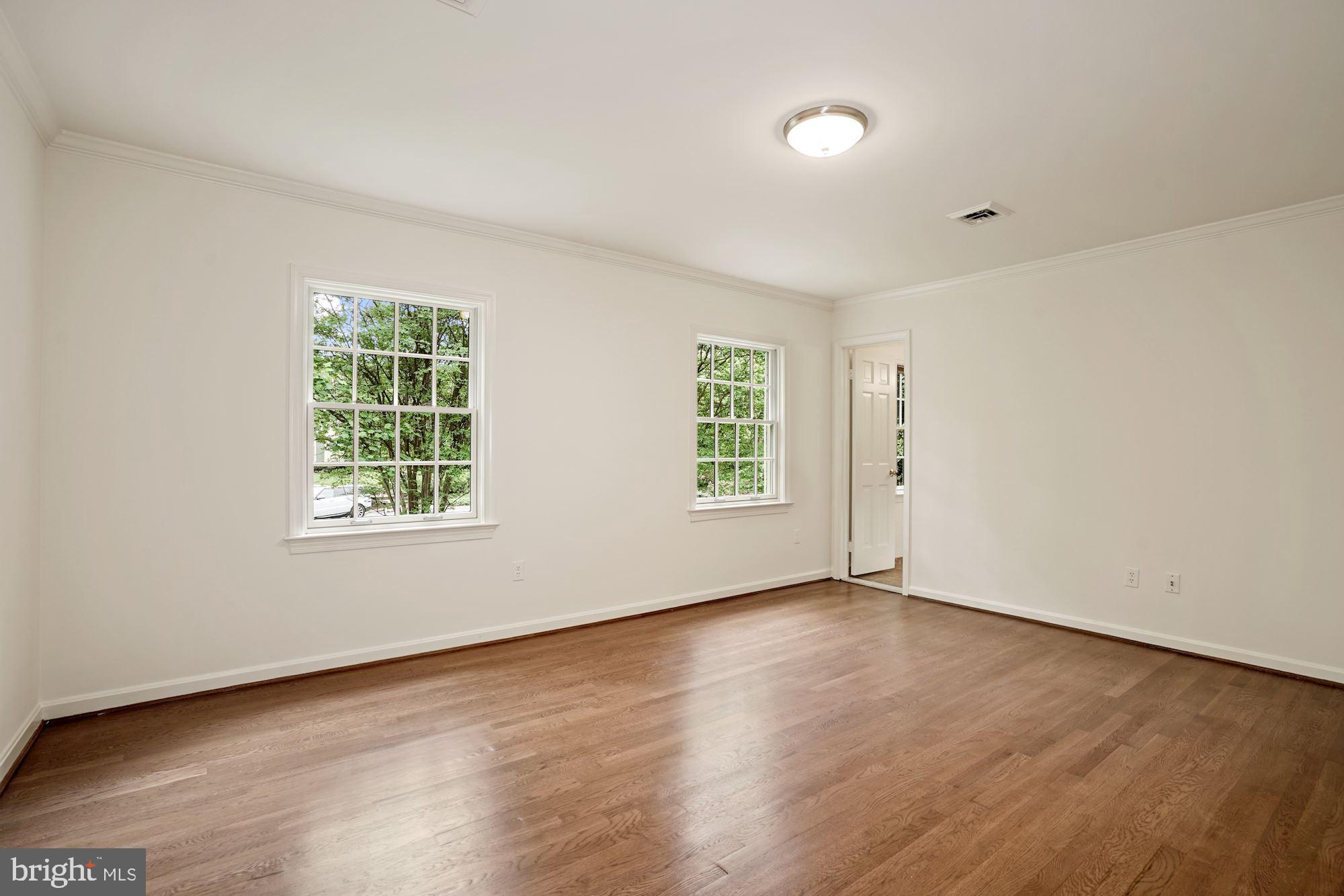 RIVER OAKS - Residential