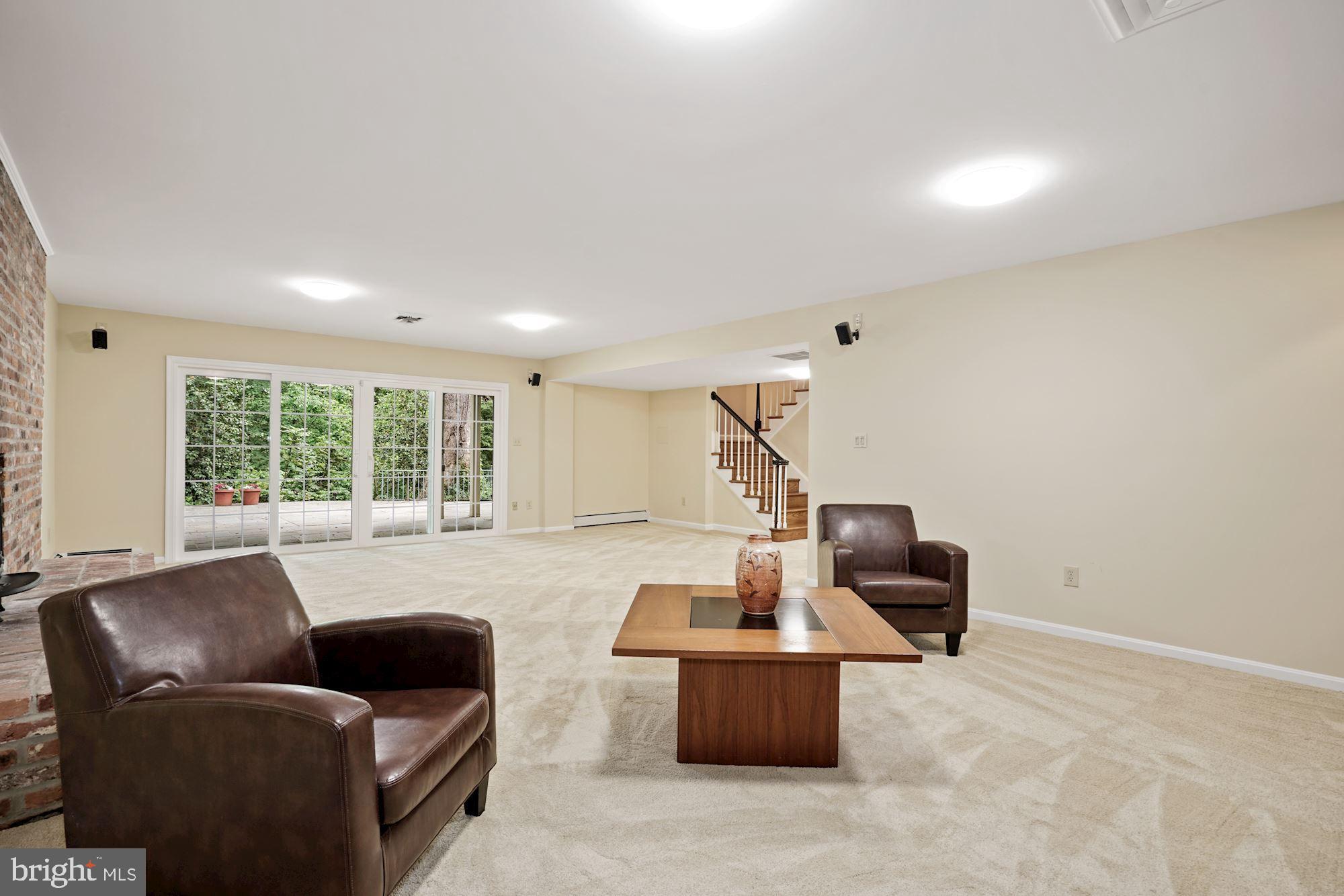 RIVER OAKS - Residential