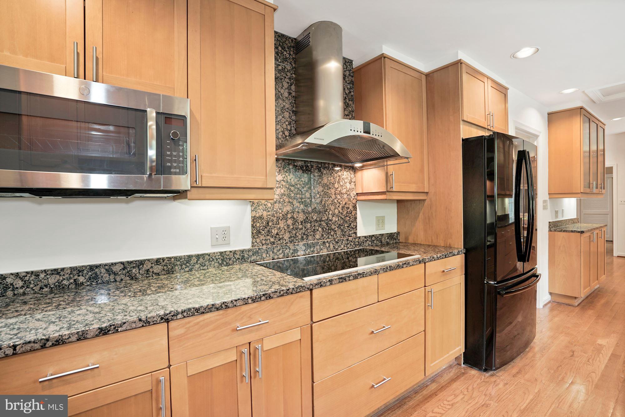 RIVER OAKS - Residential