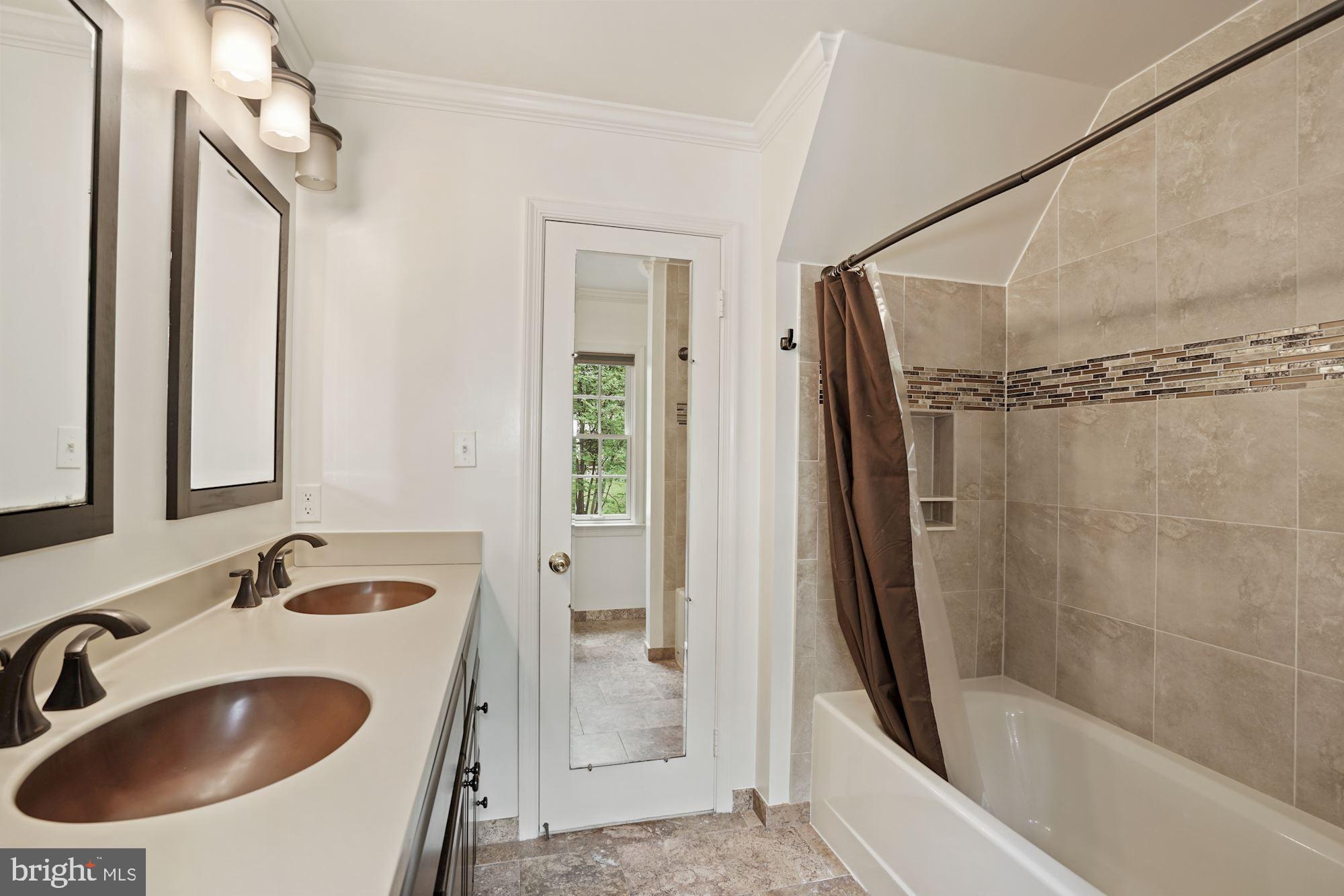 RIVER OAKS - Residential