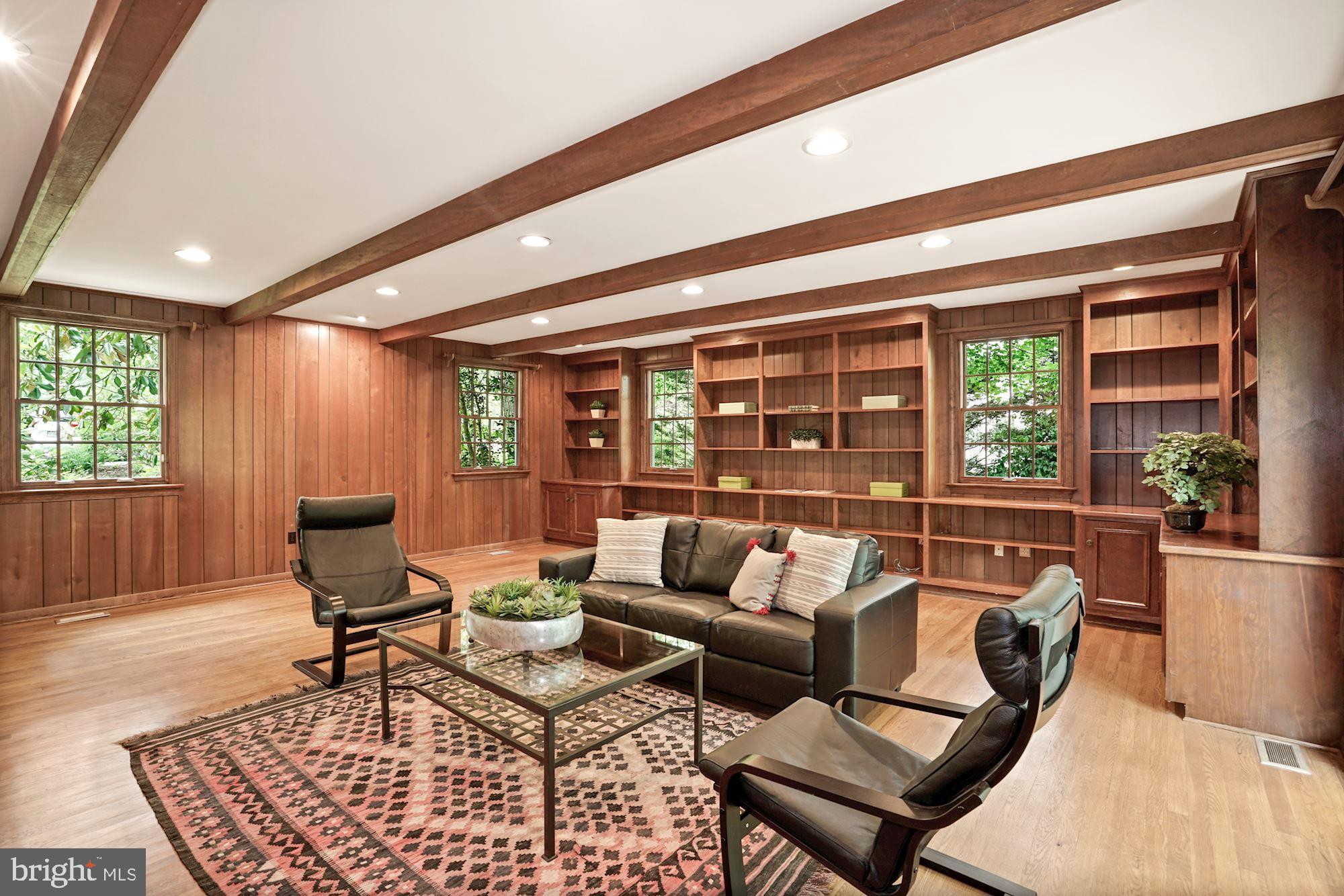 RIVER OAKS - Residential