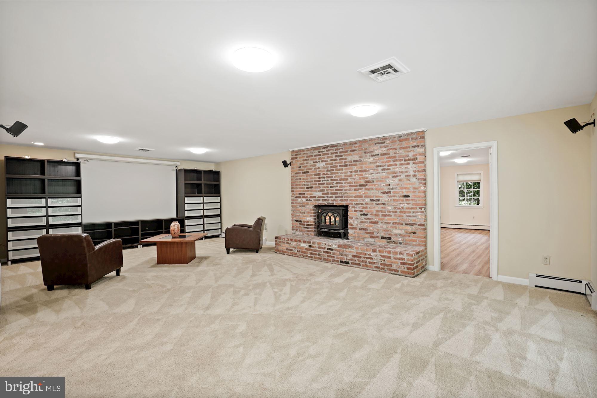 RIVER OAKS - Residential