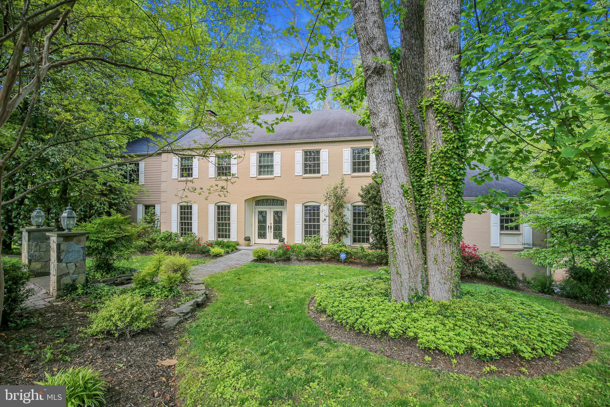 RIVER OAKS - Residential