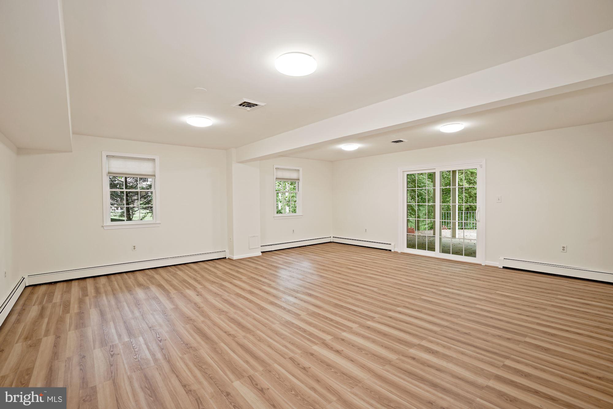 RIVER OAKS - Residential