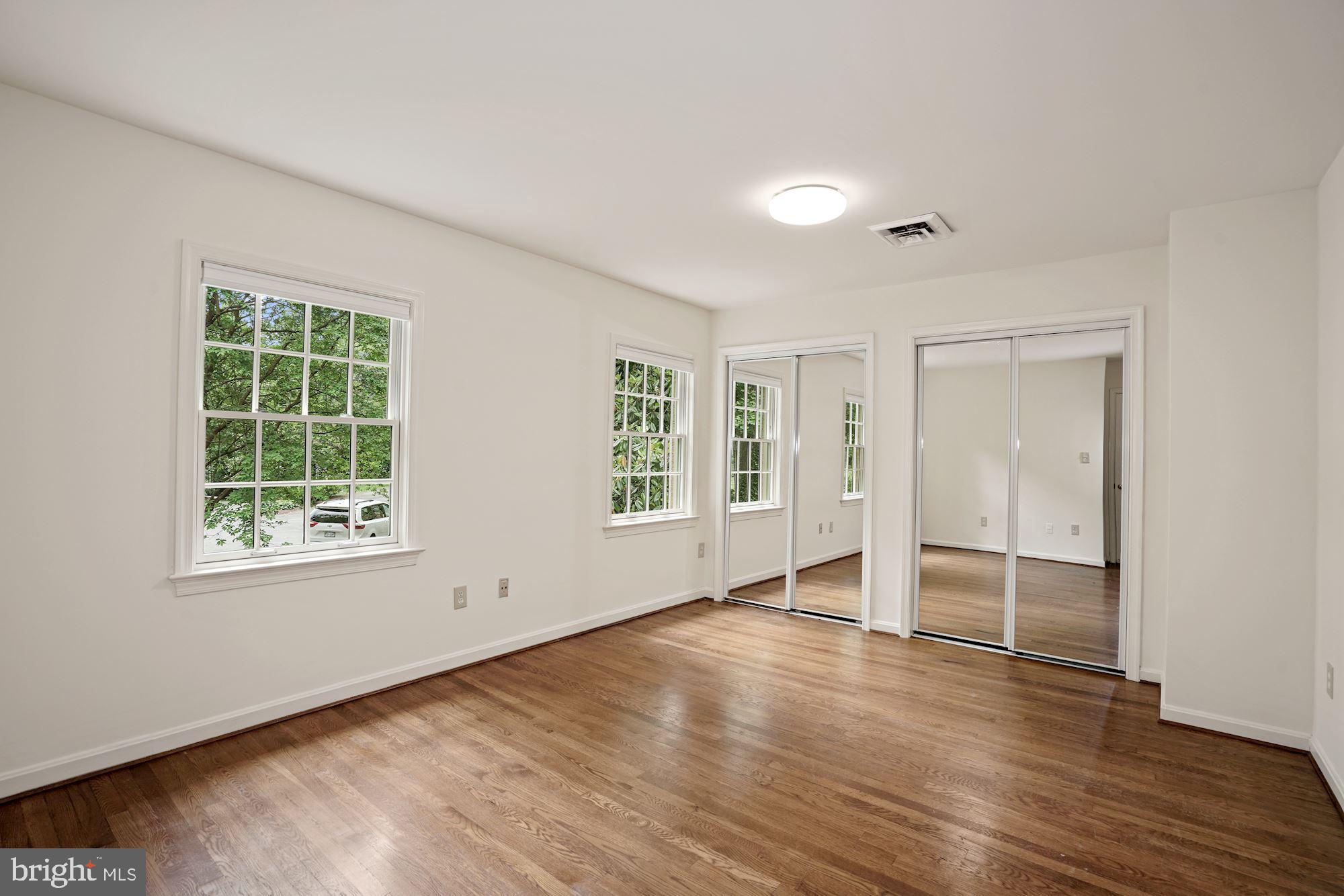 RIVER OAKS - Residential