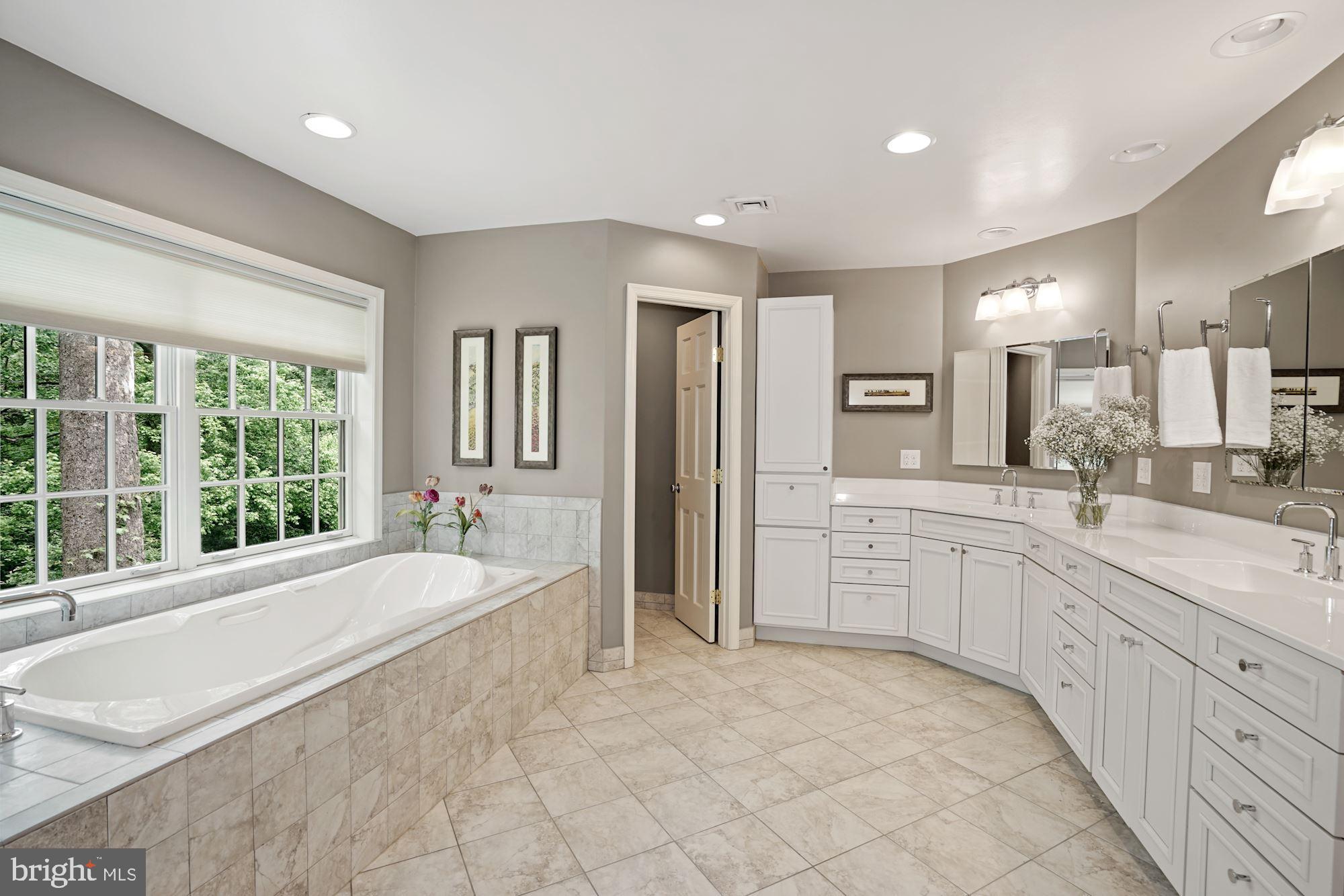 RIVER OAKS - Residential