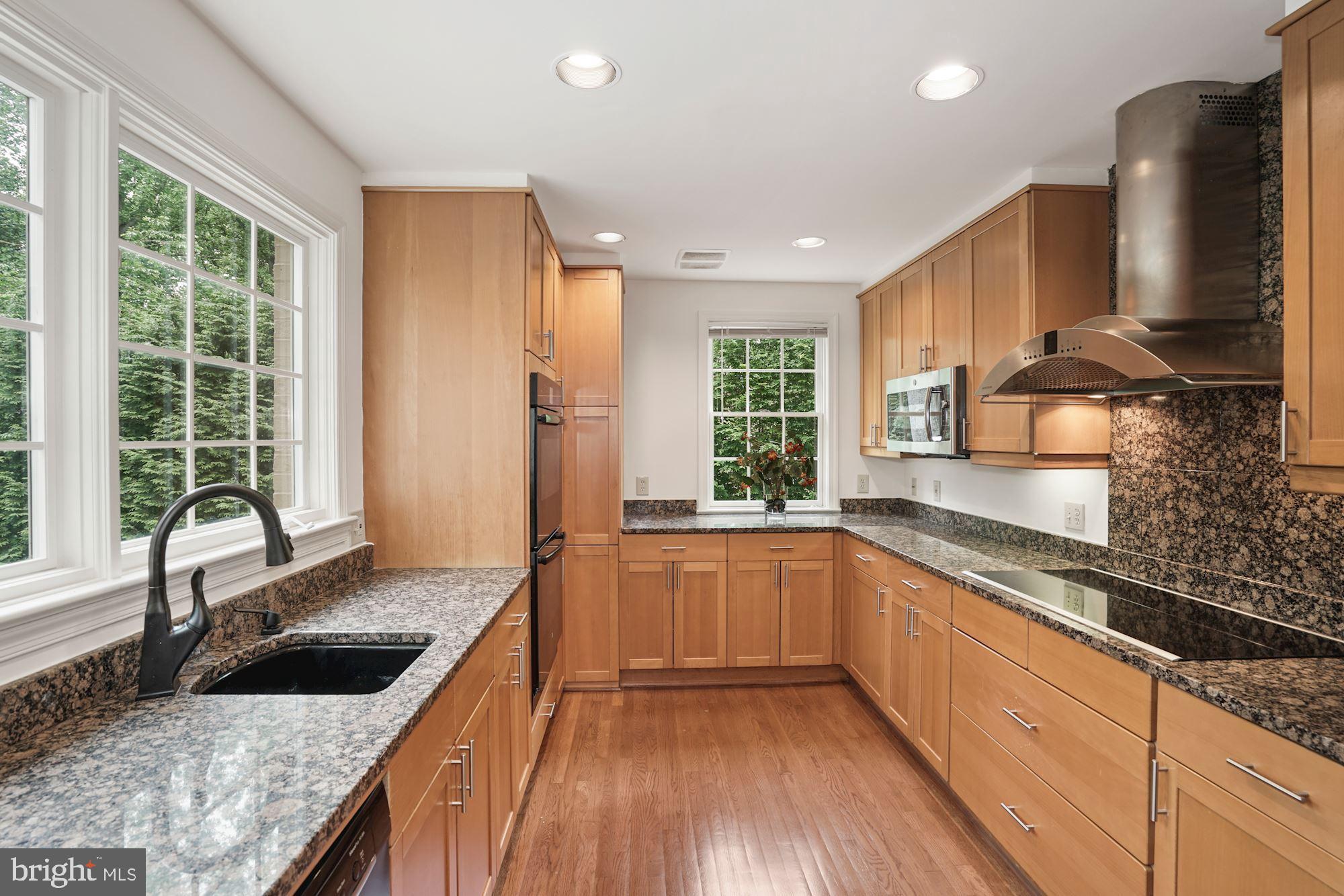 RIVER OAKS - Residential