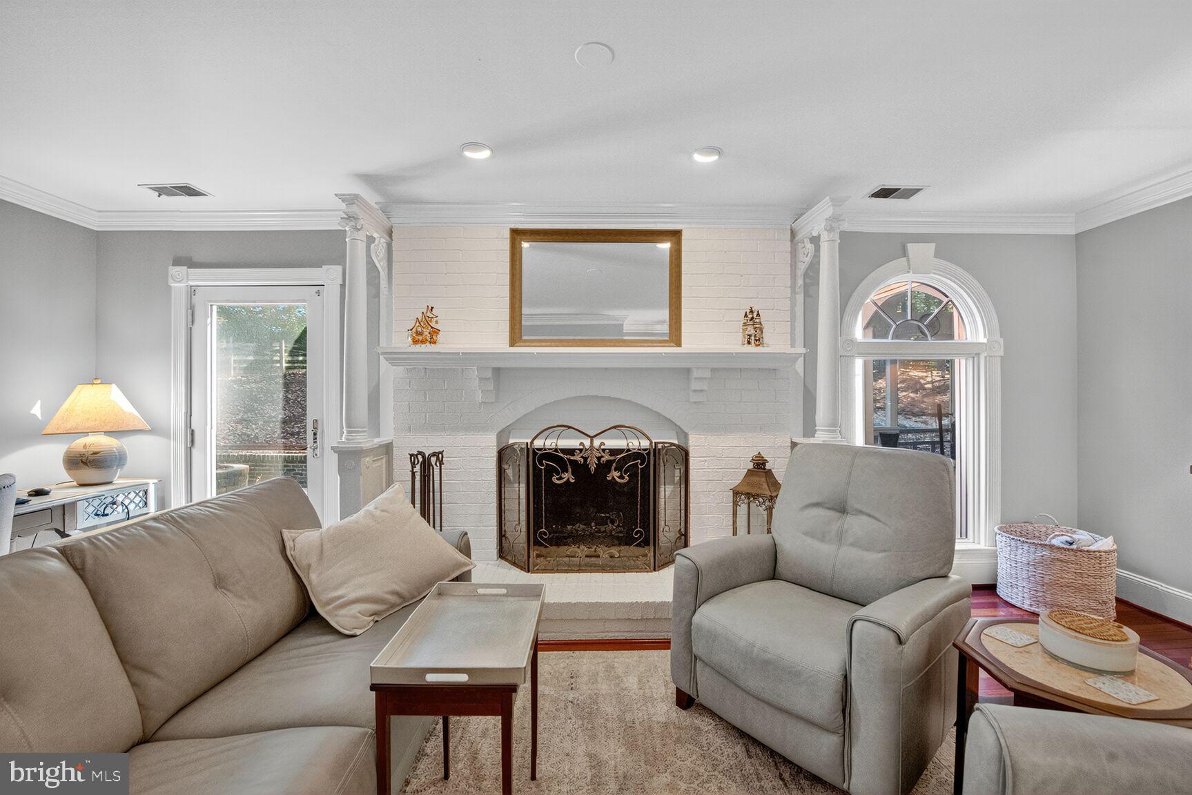 COUNTRYSIDE - Residential