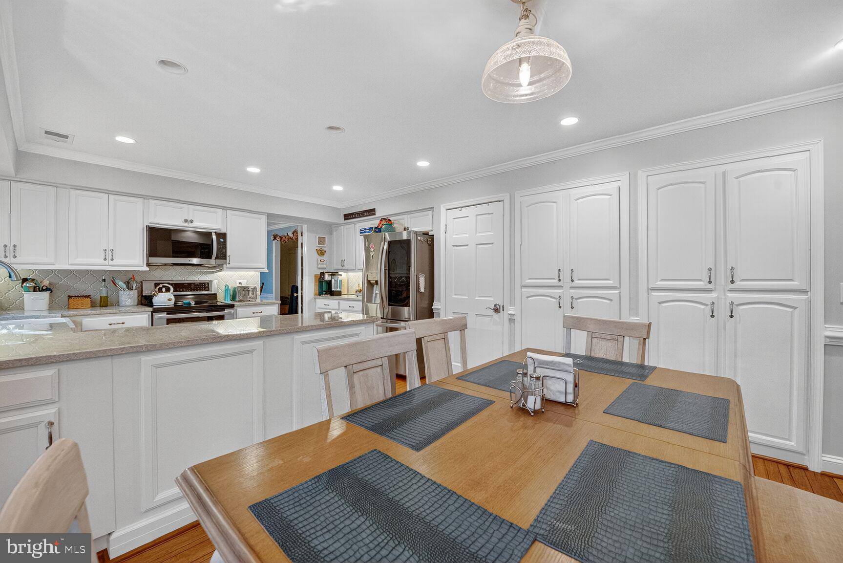 COUNTRYSIDE - Residential