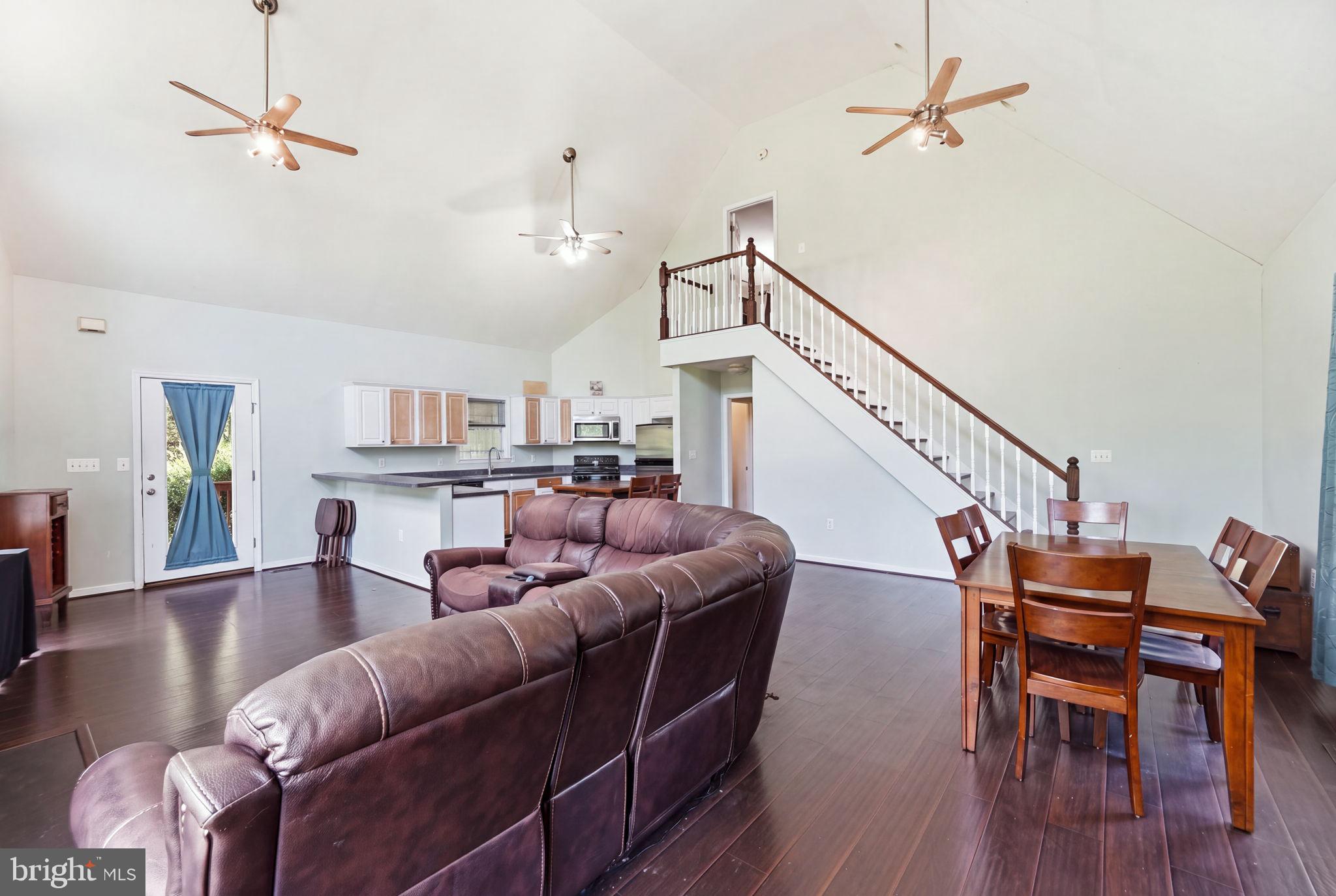 13187 ROLLING HILLS DRIVE