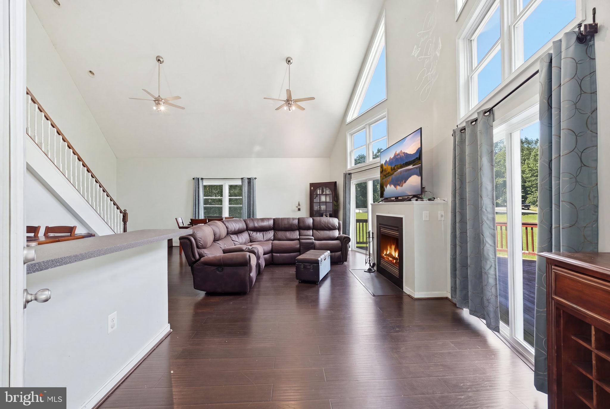 13187 ROLLING HILLS DRIVE