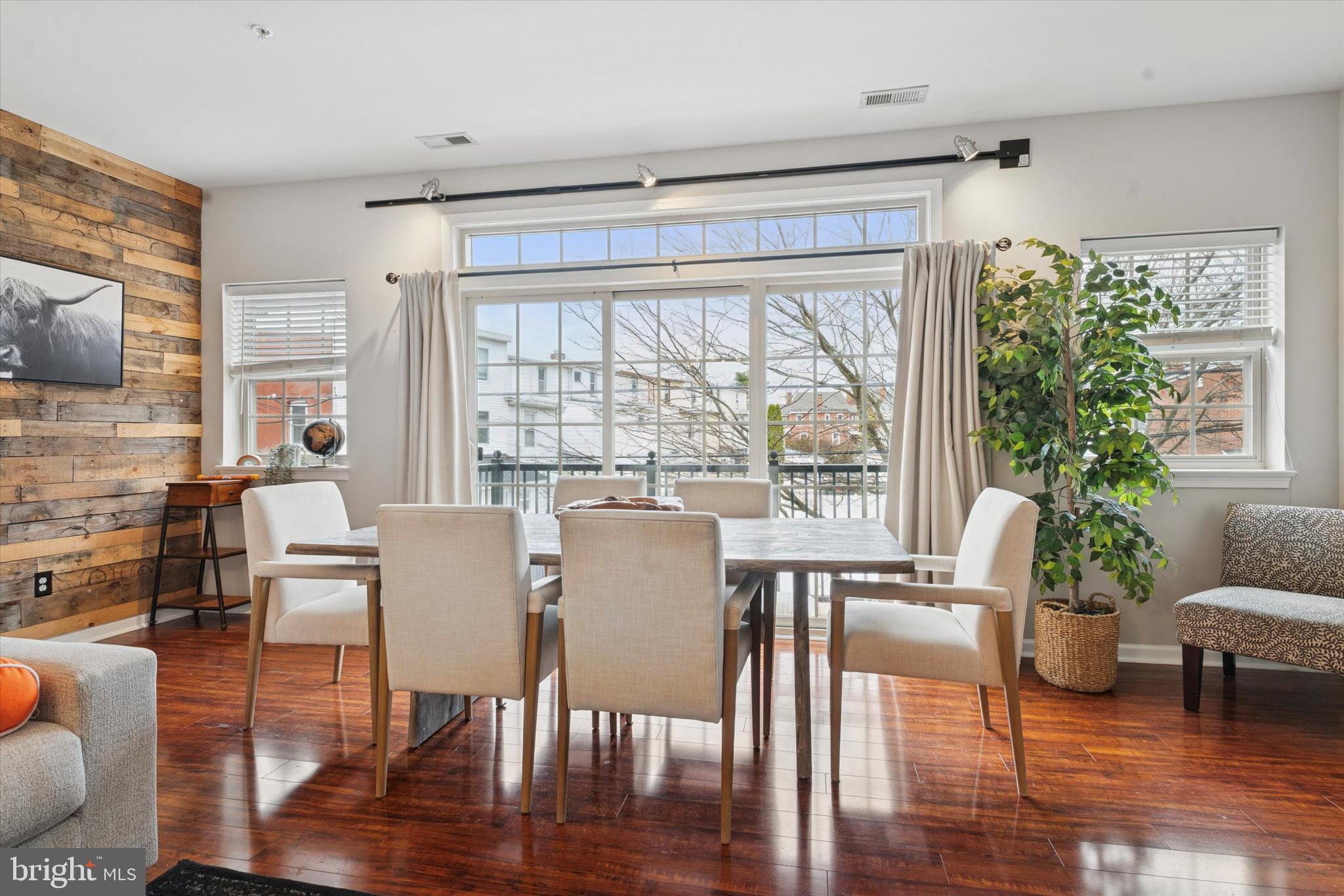 GREEN STREET MEWS - Residential