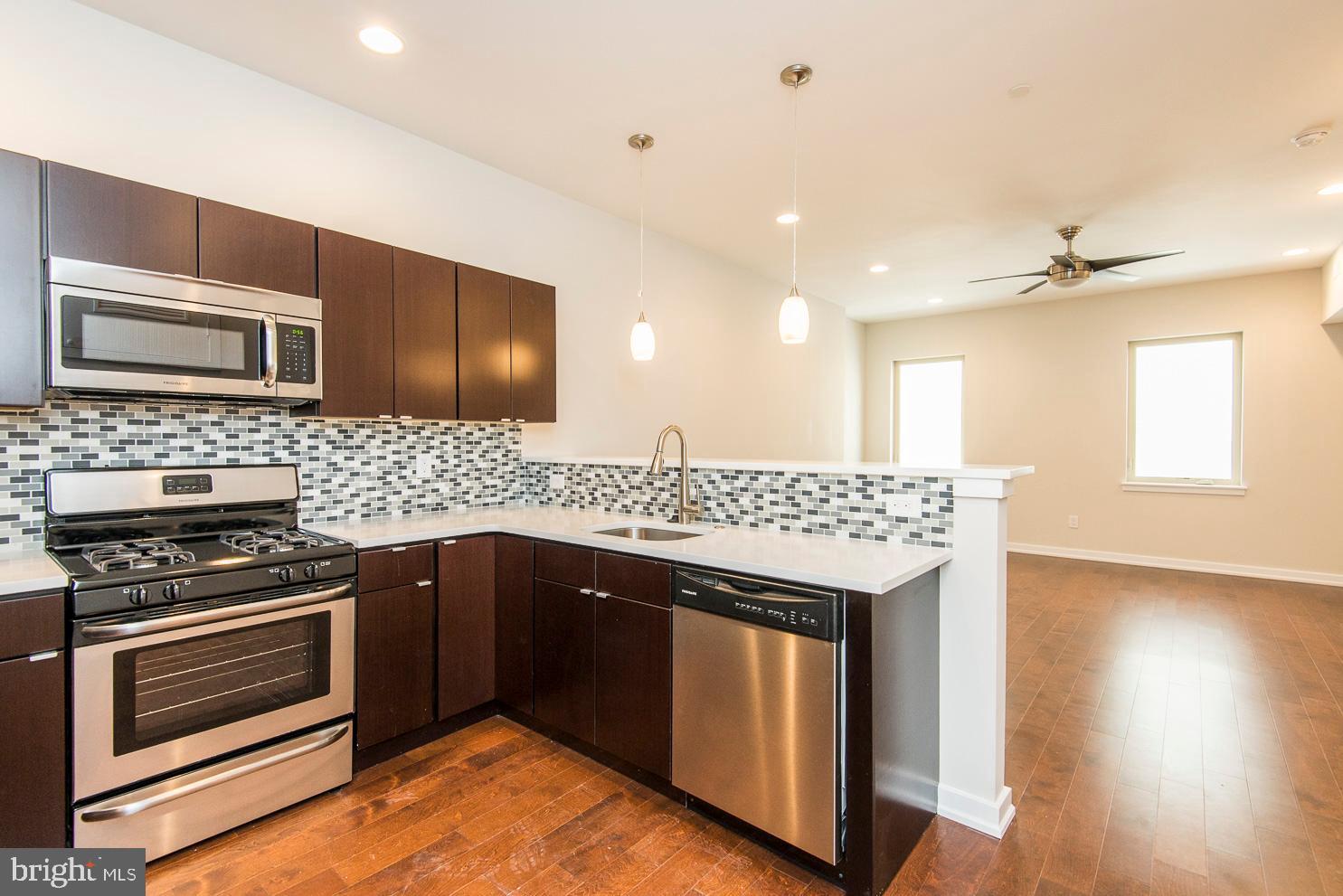 QUEEN VILLAGE - Residential Lease