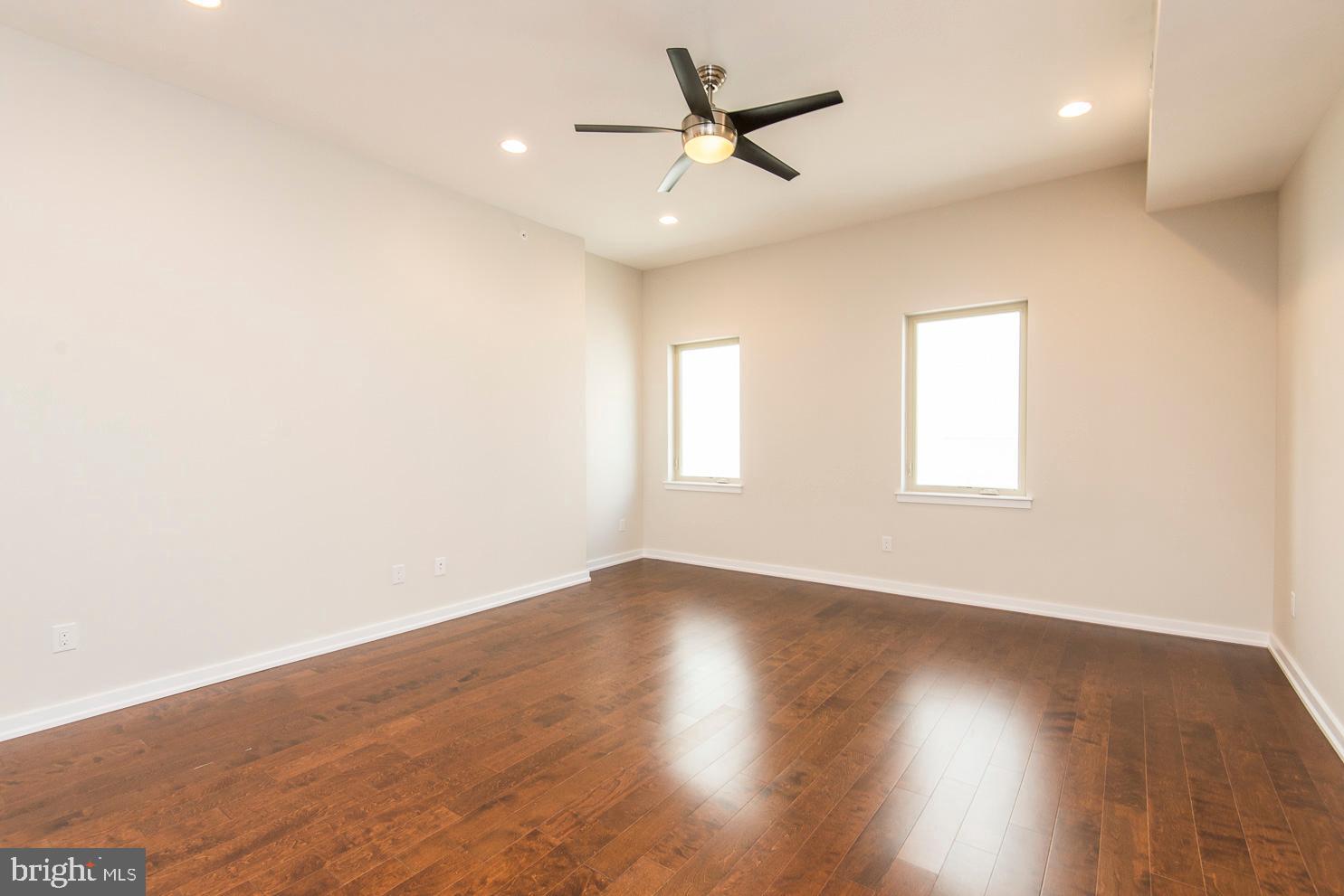 QUEEN VILLAGE - Residential Lease