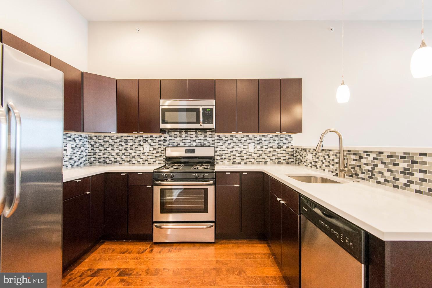 QUEEN VILLAGE - Residential Lease