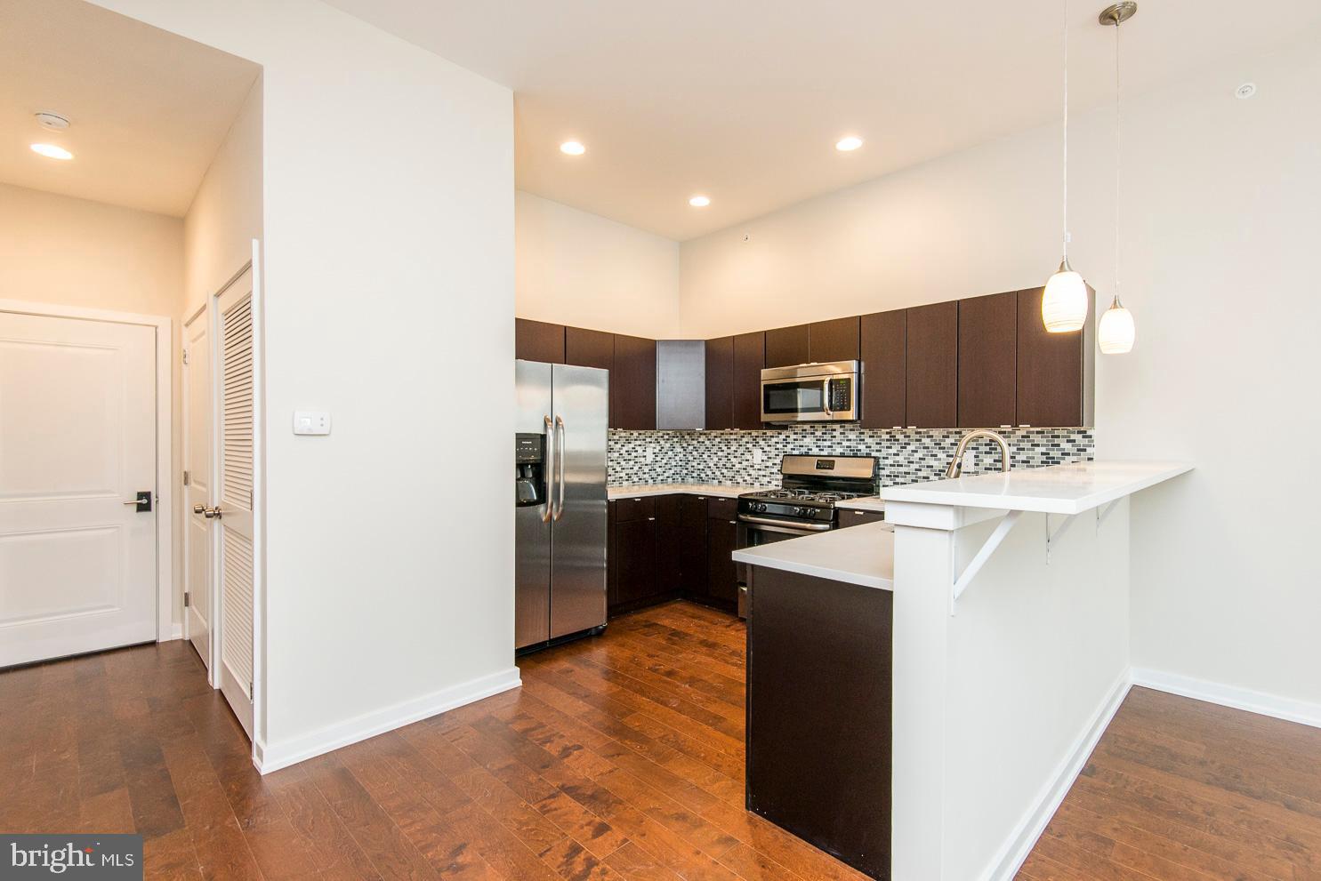 QUEEN VILLAGE - Residential Lease