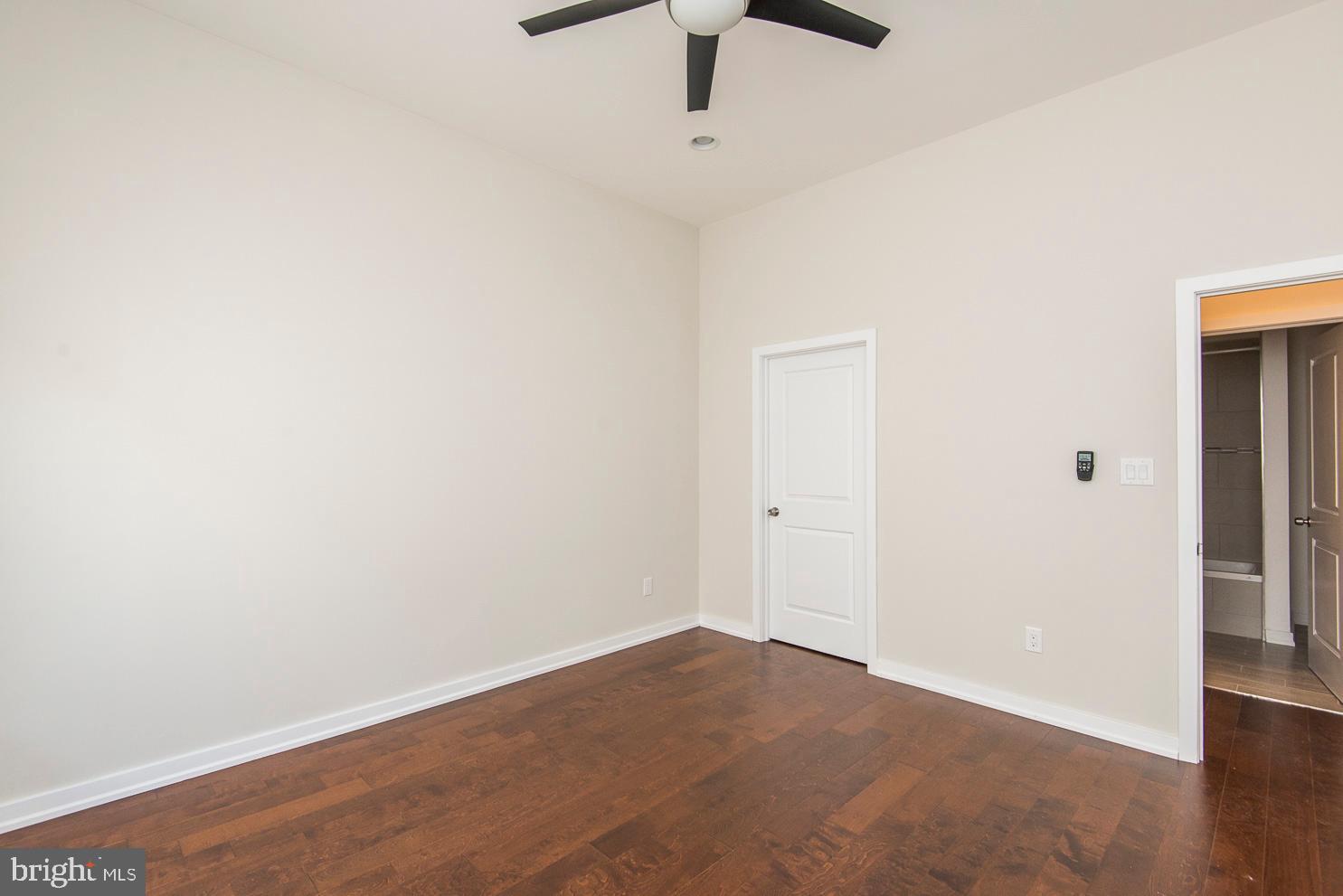 QUEEN VILLAGE - Residential Lease