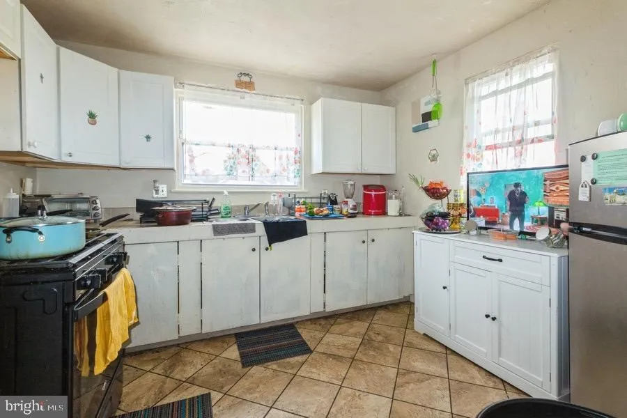 Clementon, New Jersey 08021, United States, 3 Bedrooms Bedrooms, ,3 BathroomsBathrooms,Residential,Active,98472