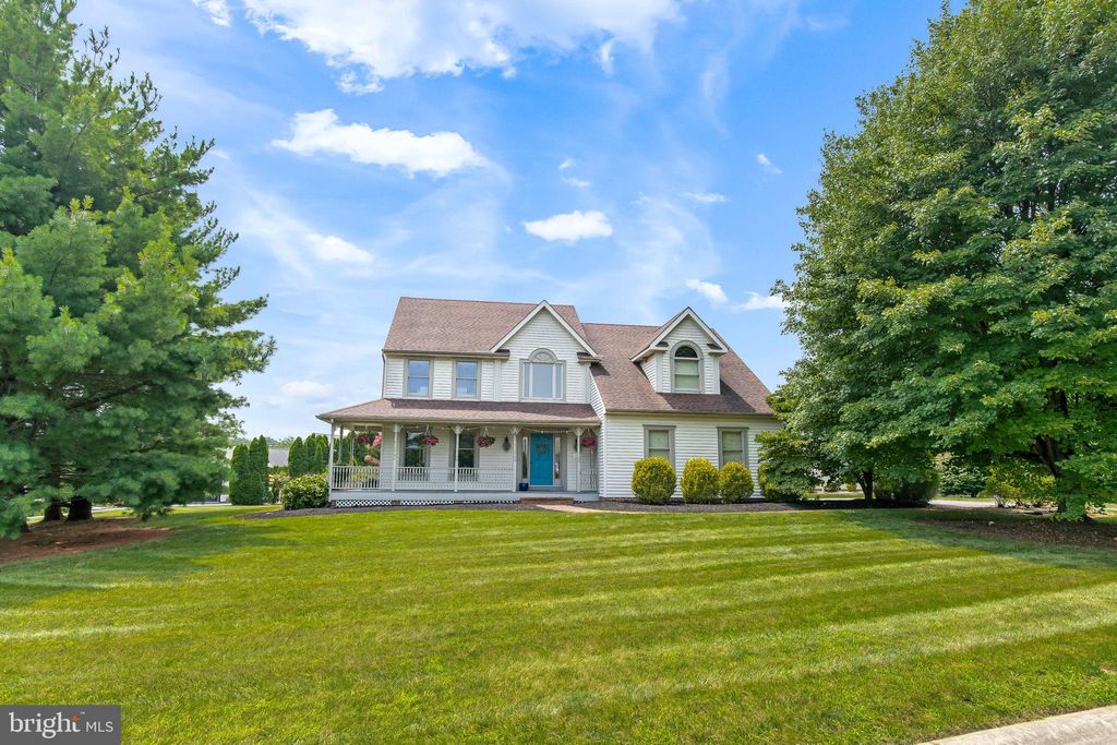 Photo of 101 MEADOW CREEK DR, LANDISVILLE, PA 17538 (MLS # PALA2037640)