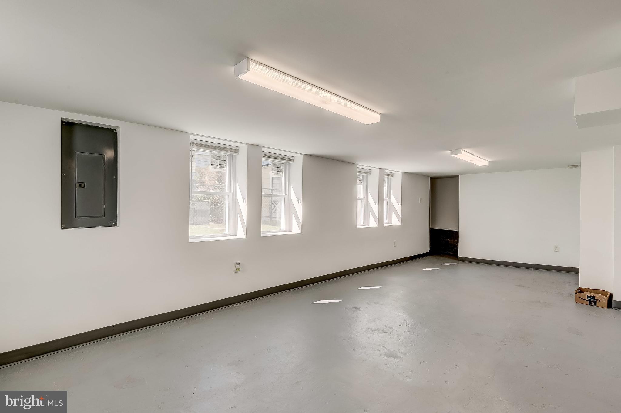 GEORGE JANSSEN - Residential