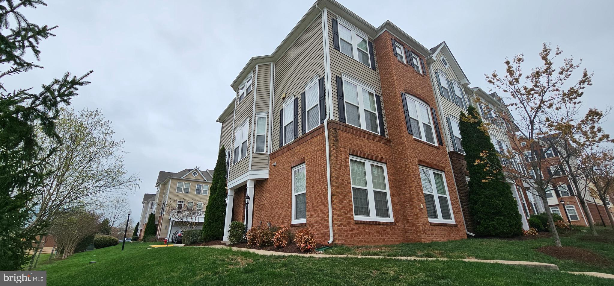 BRAMBLETON OVERLOOK - Residential