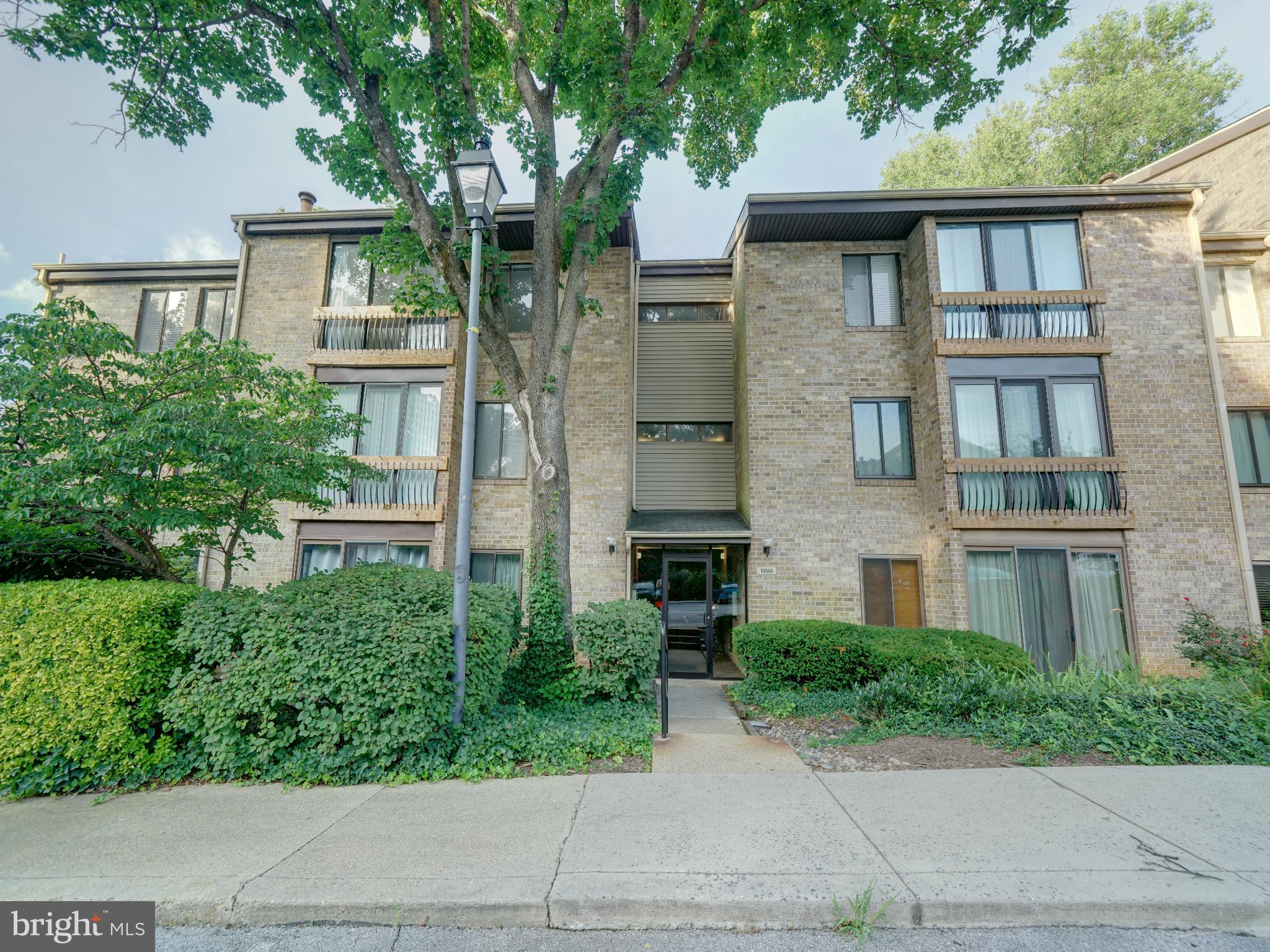 Available immediately! TOP floor (3rd level) condo in the heart of Columbia, walking distance to Howard Community College (HCC), Howard County General Hospital, The Mall in Columbia, shops, parks, Howard County Public Library, local transit & more! 2 bedrooms with 1.5 baths (floor plan included in photos.) Brand new luxury vinyl plank floors installed in main living areas, hallway and both bedrooms. Large living room with attached Florida/Sun Room, separate dining area and kitchen with gas cooking. Primary bedroom with walk-in closet and en-suite Jack & Jill bathroom. 2nd bedroom with double door closet. Storage space with shelving in the hallway walk-in closet plus an additional storage space located on a lower floor within the condo building. Common laundry room located in building. Gas, water and condo fees included in monthly rent. Enclosed entrance to building with interior access to front door of condo on 3rd floor. 1 reserved parking space provided plus open parking lot for plenty of extra parking. Convenient access to 29, 32, 95, JHUAPL and Ft Meade.