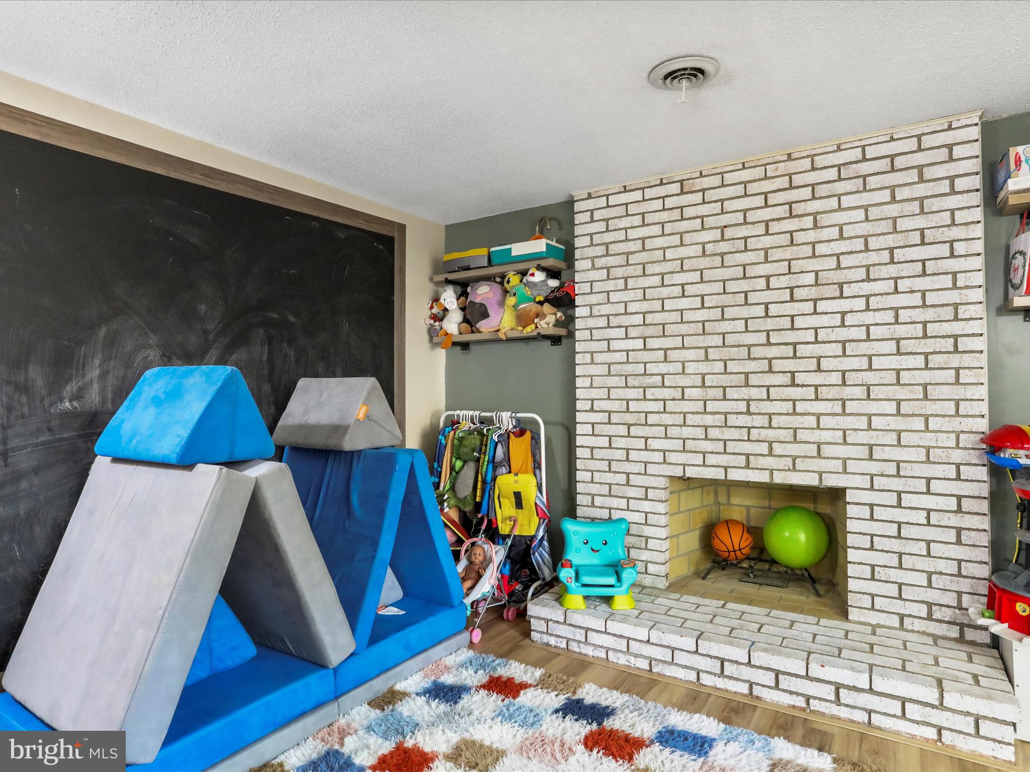 WOODBRIER MANOR - Residential