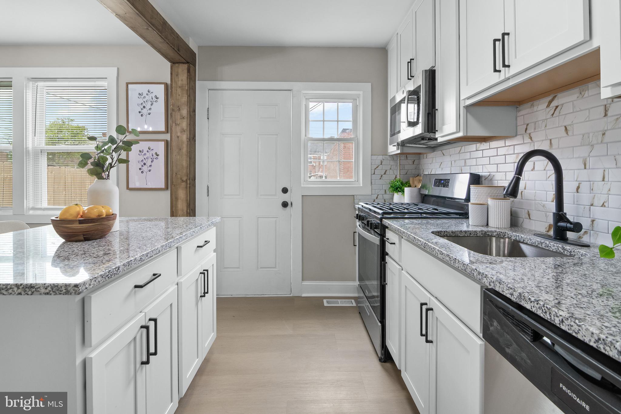 RAMBLEWOOD - Residential