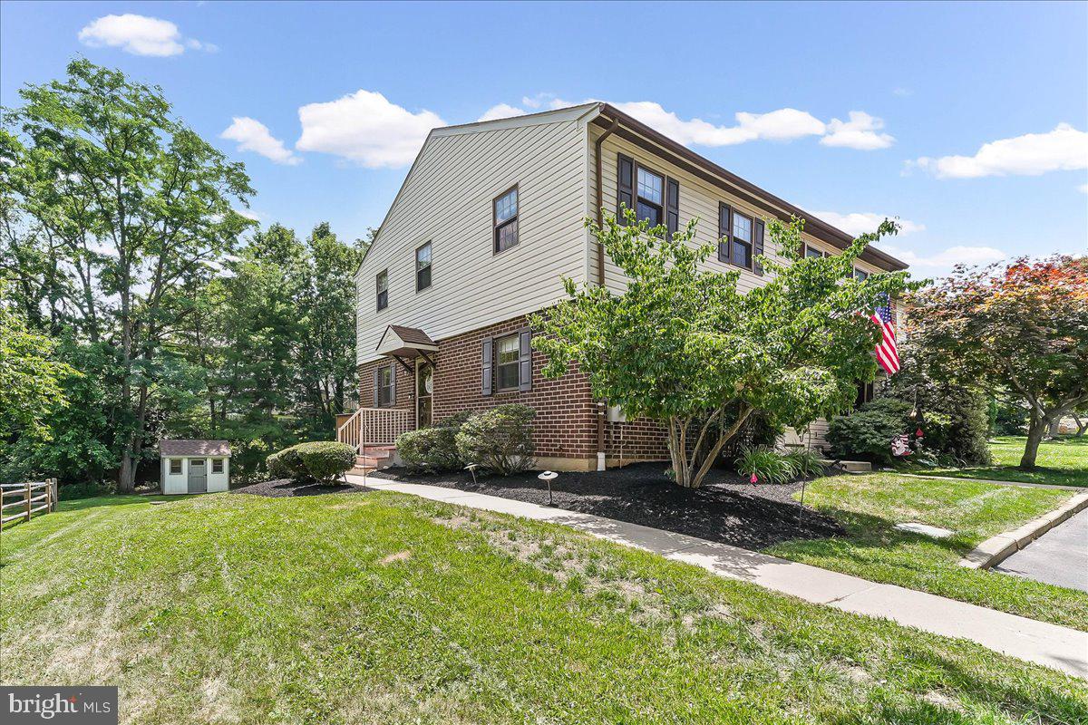 550 COVENTRY LANE