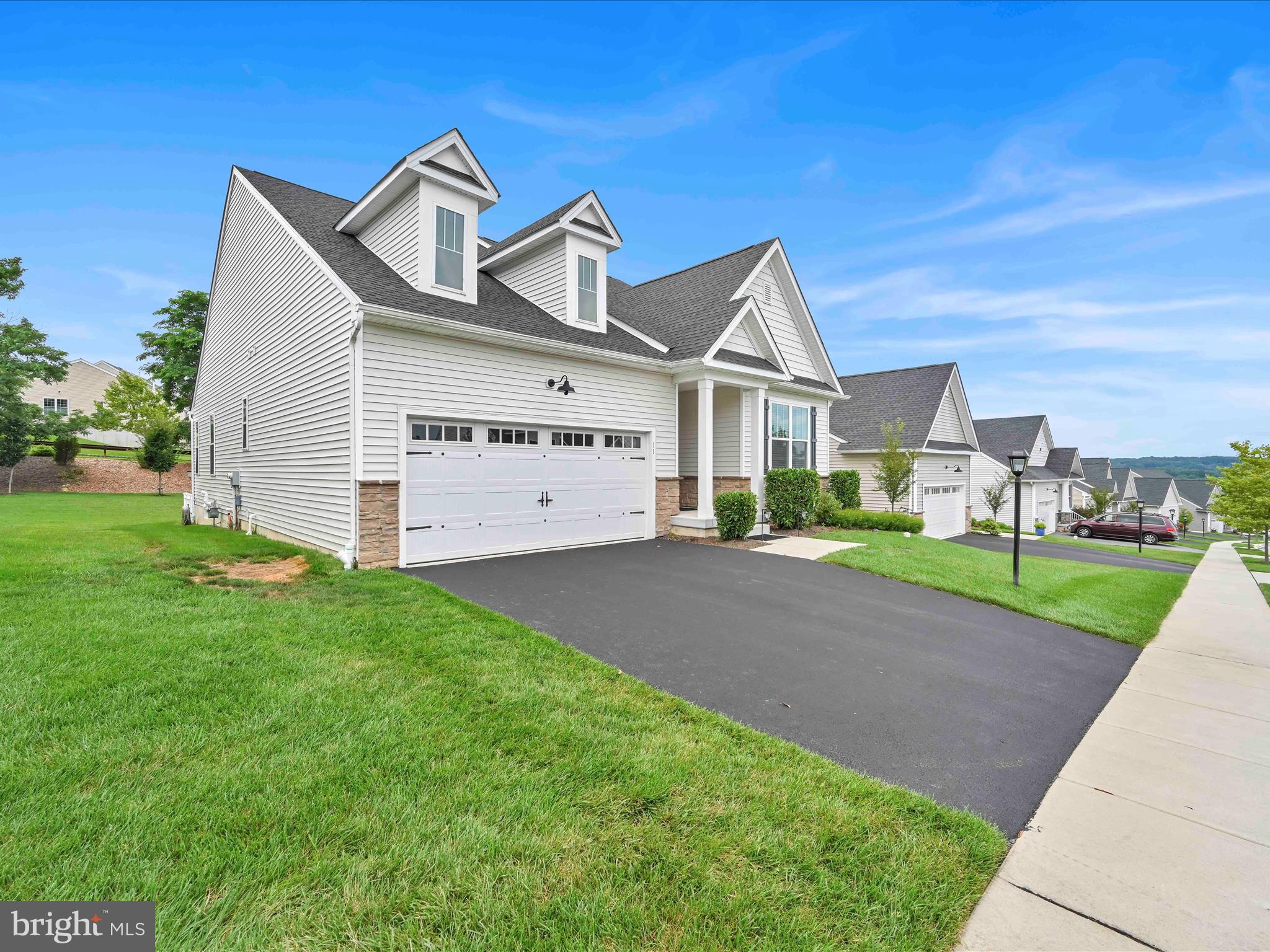 11 HERON LANE
