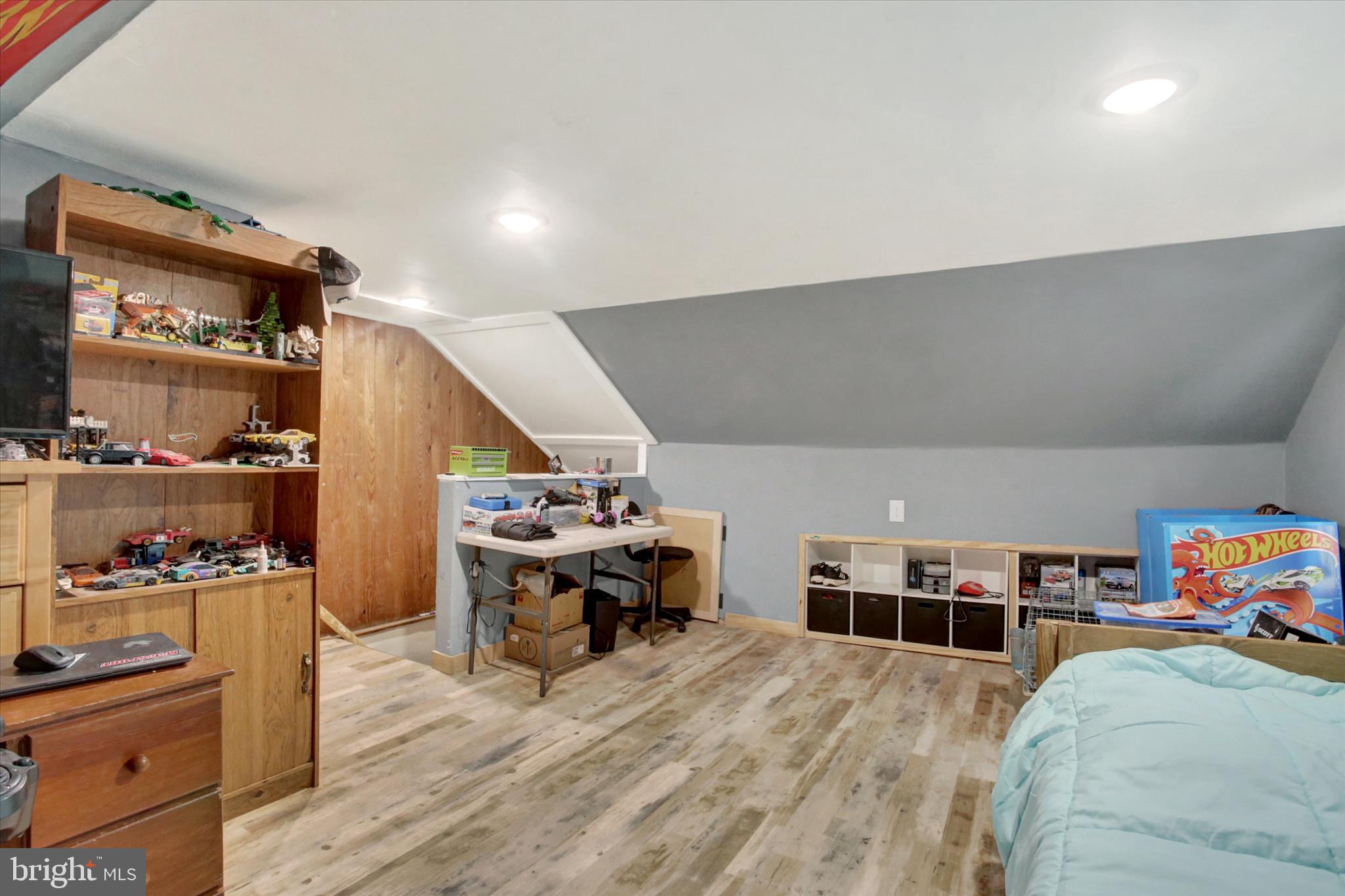 ELIZABETH TWP - Residential