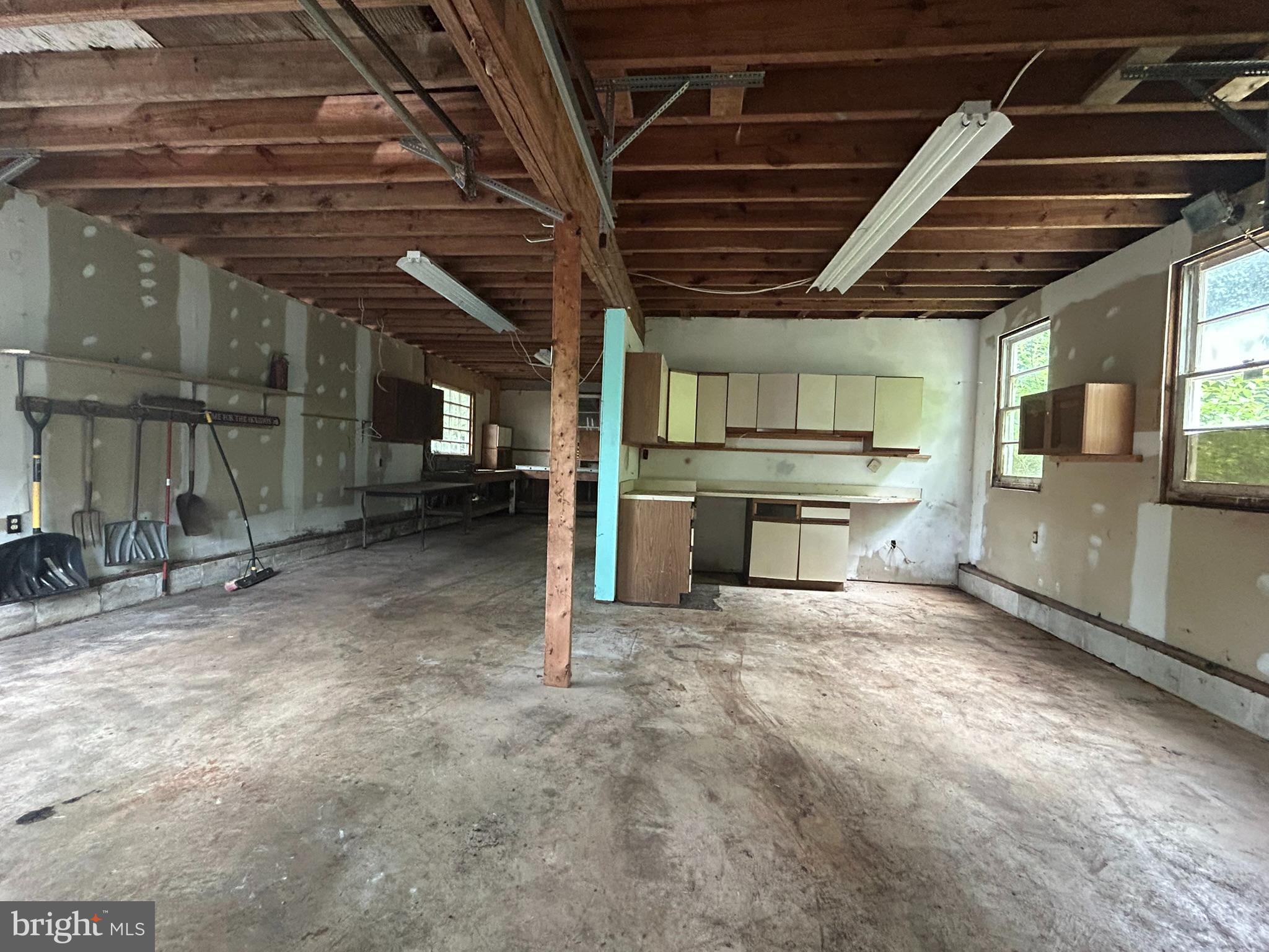 6372 SHADY SIDE ROAD W
