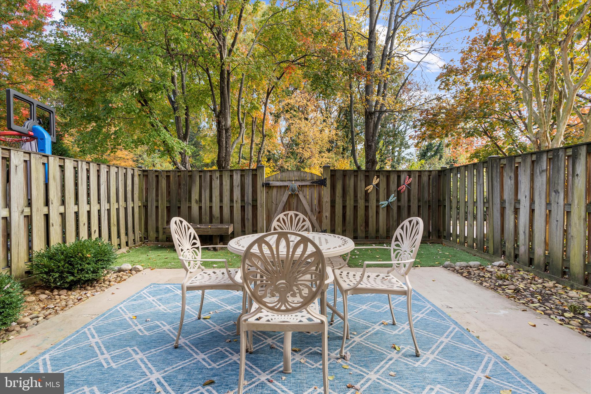 BAY HILLS - Residential