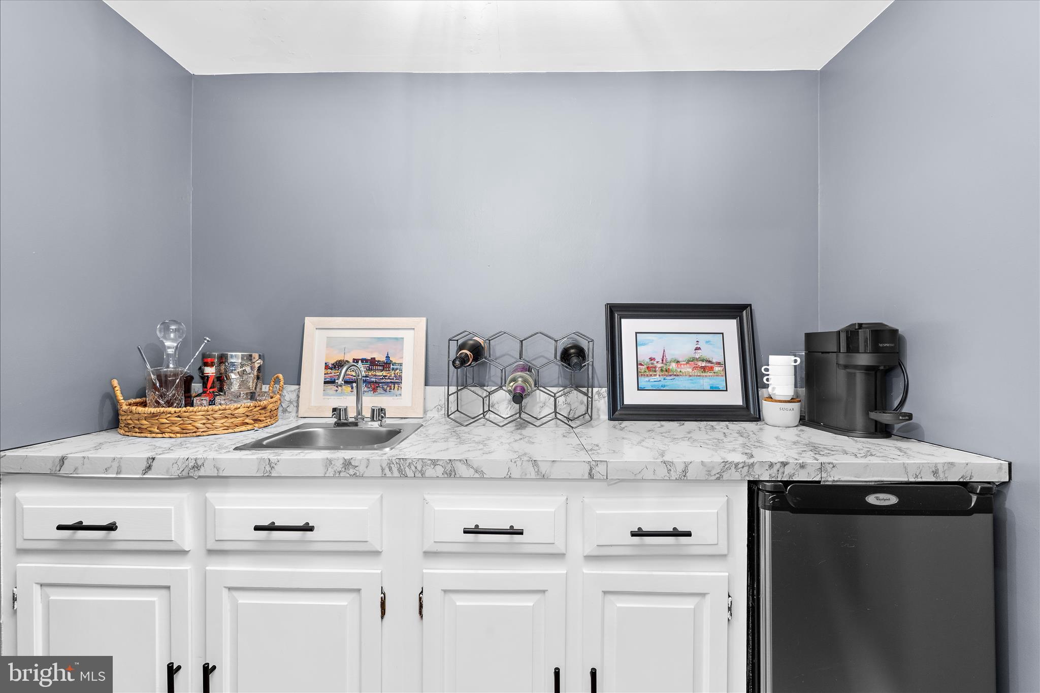 BAY HILLS - Residential