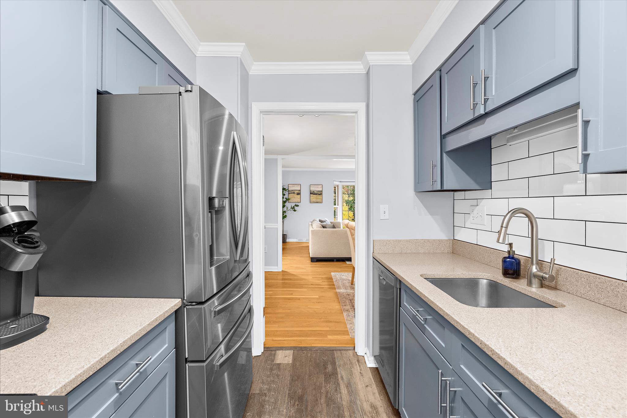 BAY HILLS - Residential