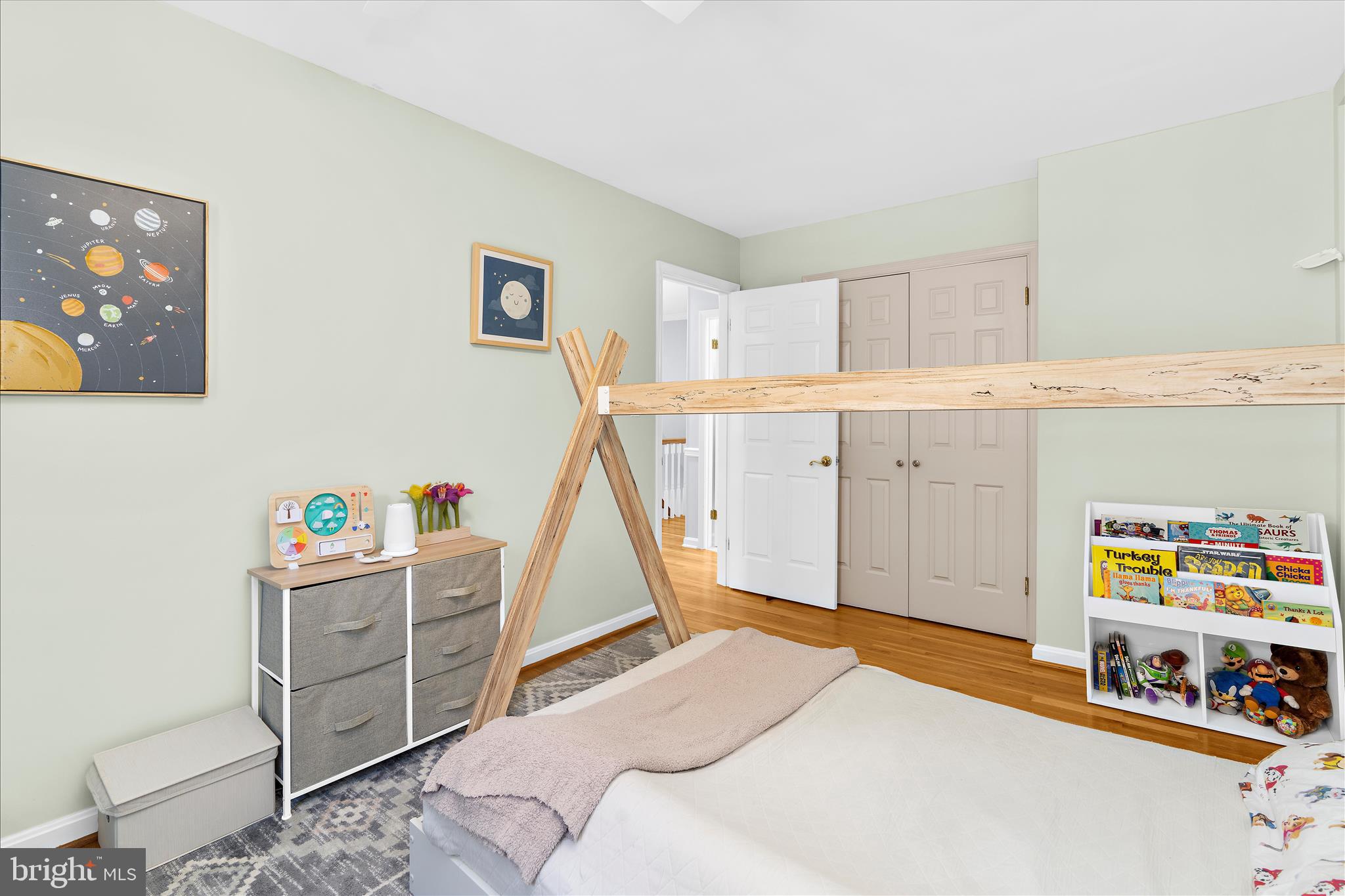 BAY HILLS - Residential