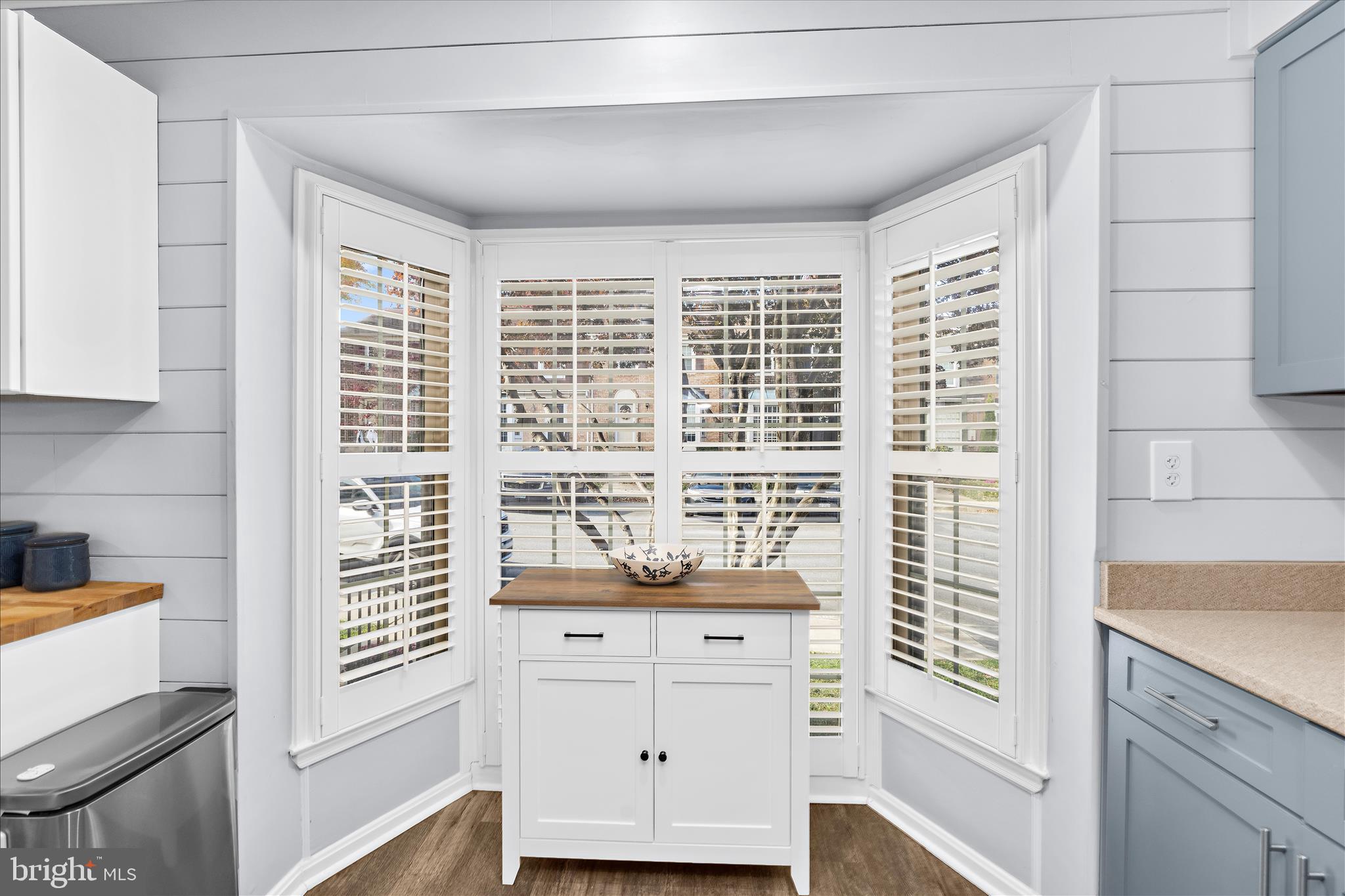 BAY HILLS - Residential