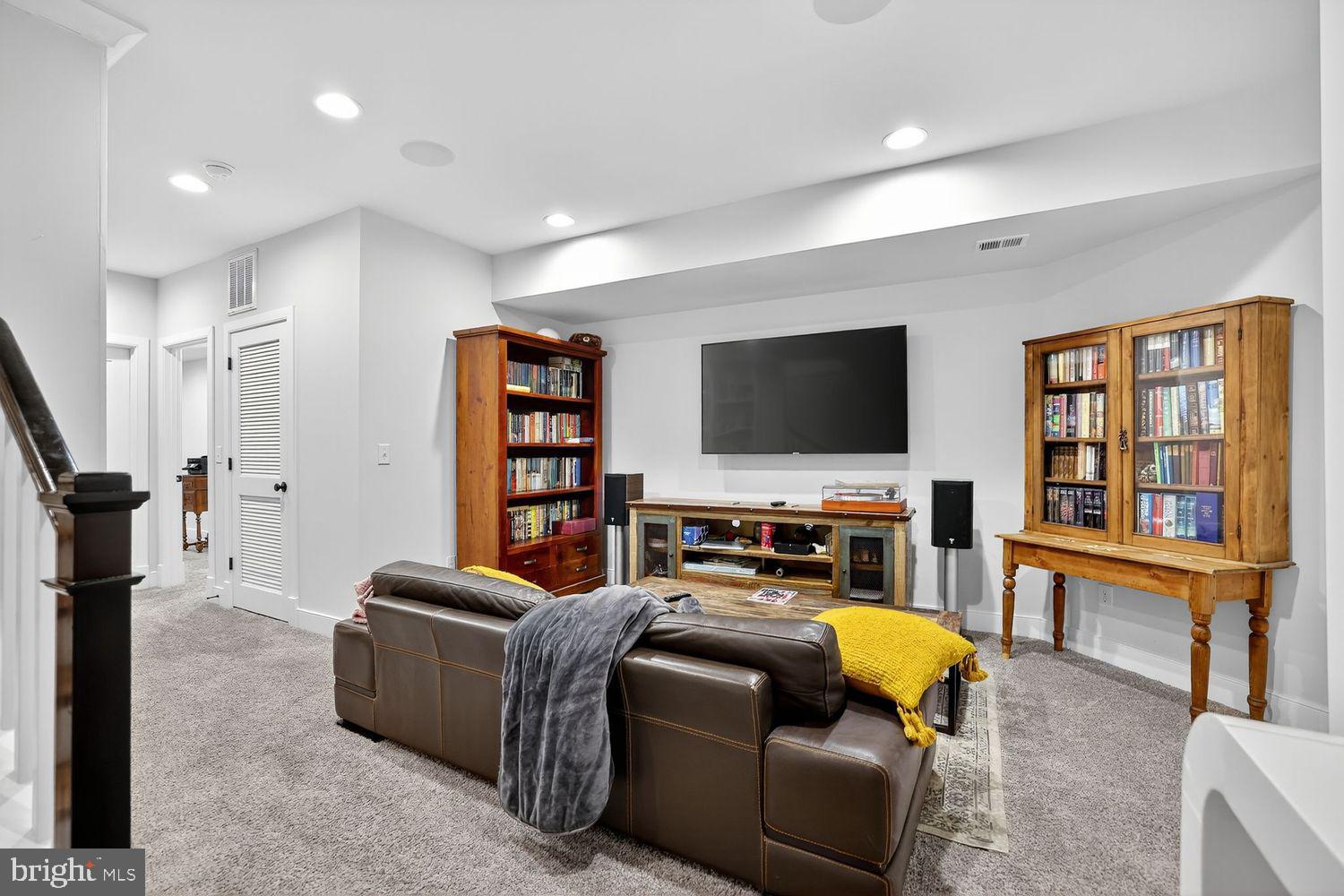 ALEXANDRIA - Residential